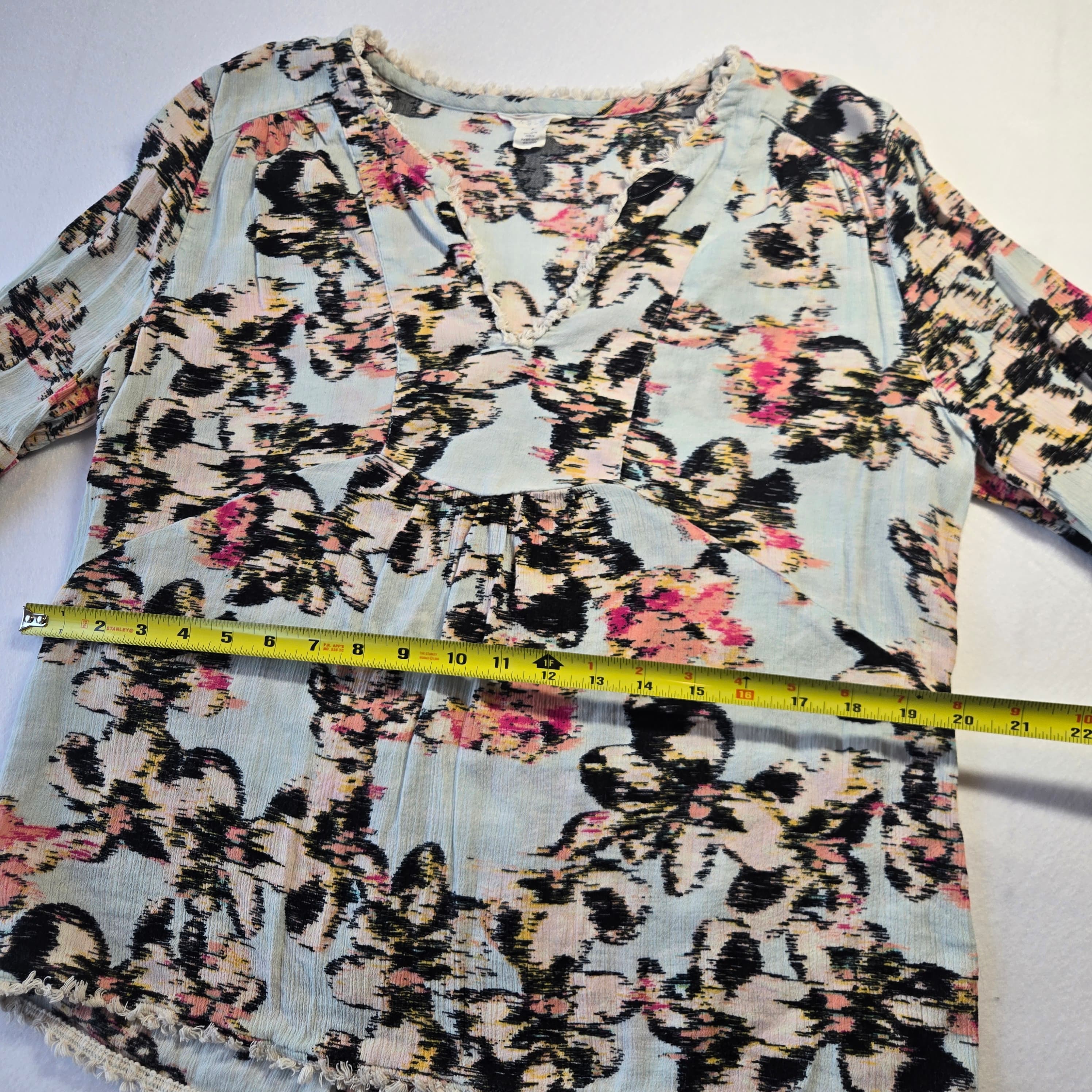 Floral Print Blouse with Frayed Edges Size M - Thumbnail 5
