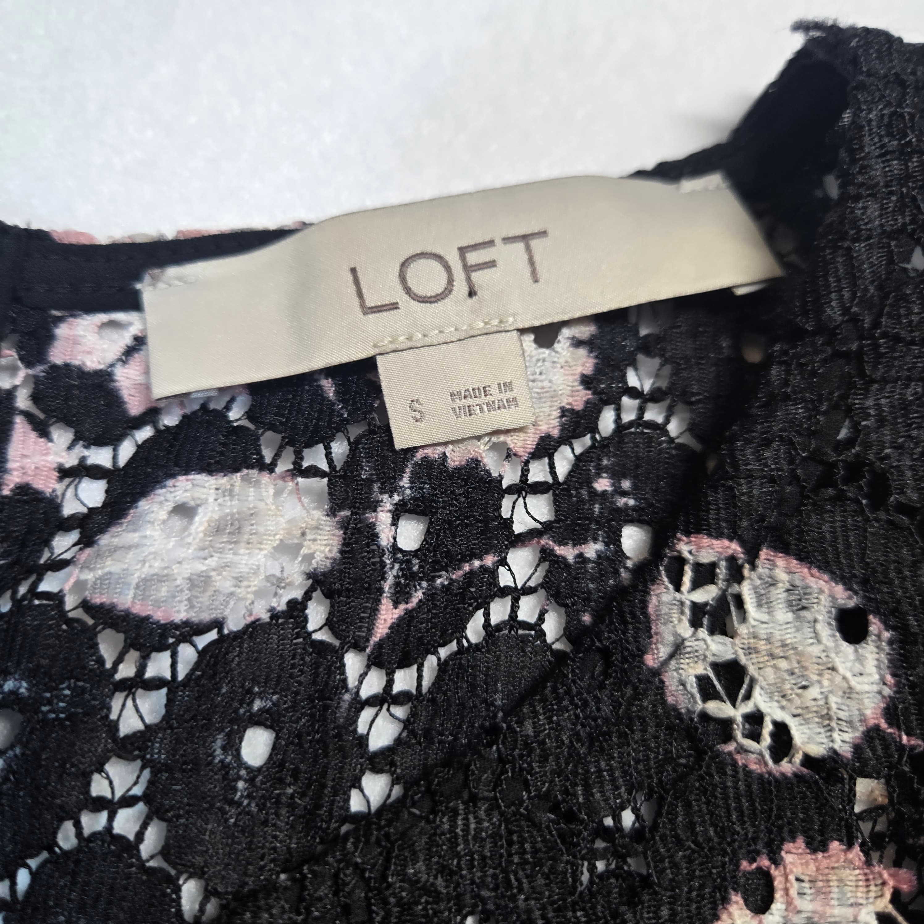 LOFT Floral Lace Top Black Size S - Thumbnail 8
