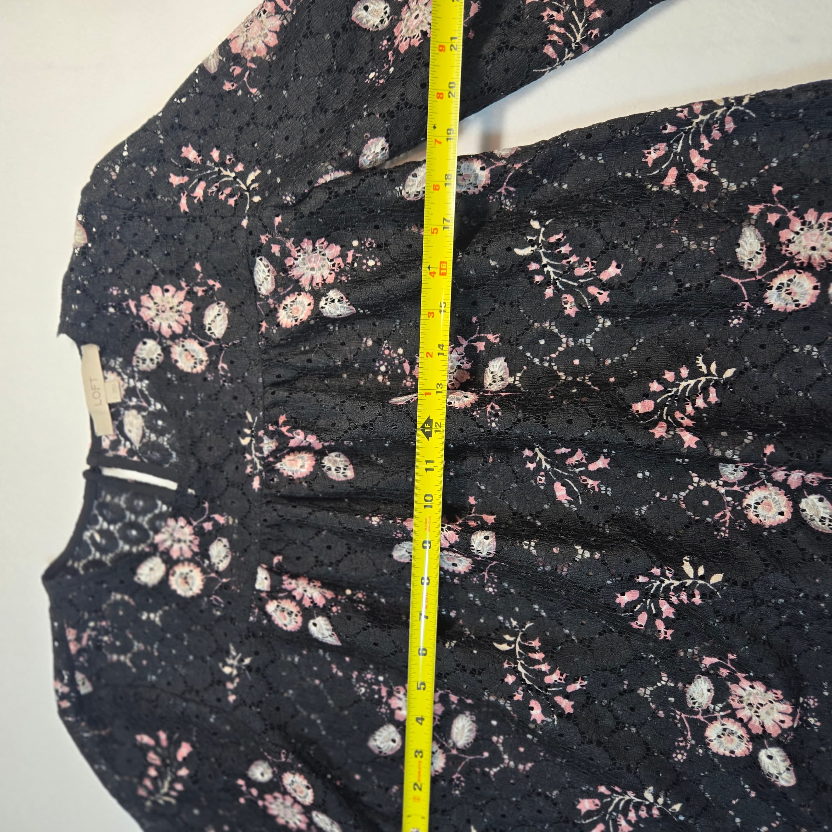 LOFT Floral Lace Top Black Size S - Thumbnail 3