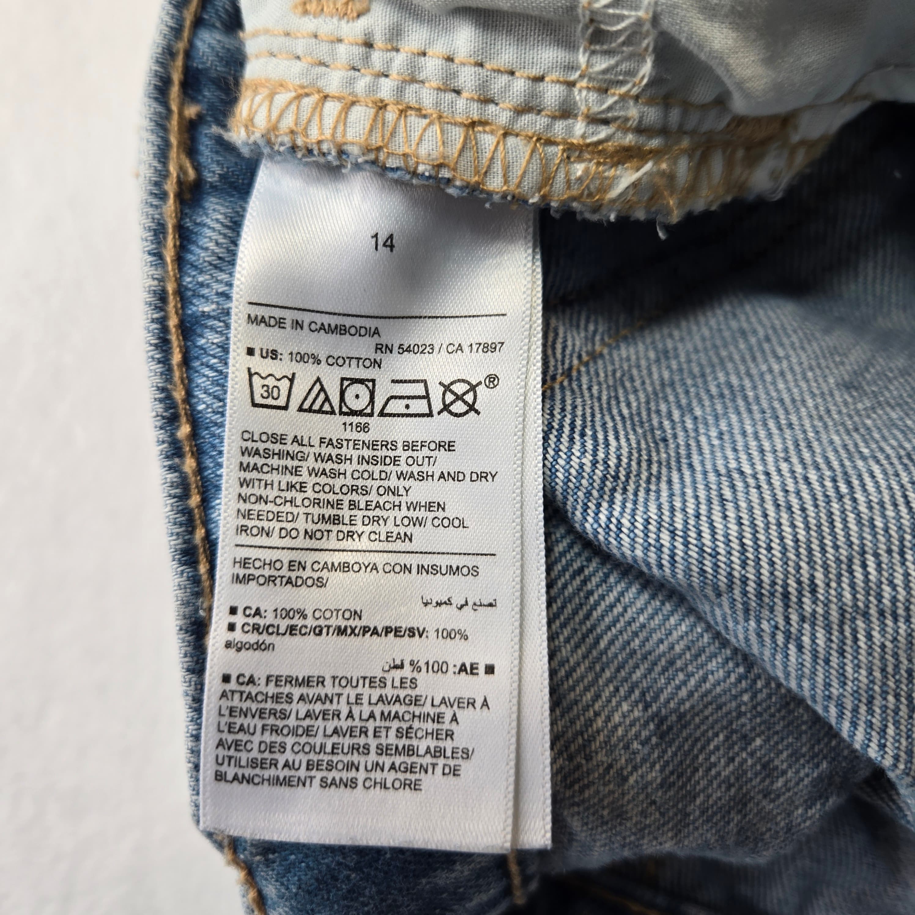 Old Navy Women's Distressed Denim Jeans Size 14 - Thumbnail 3