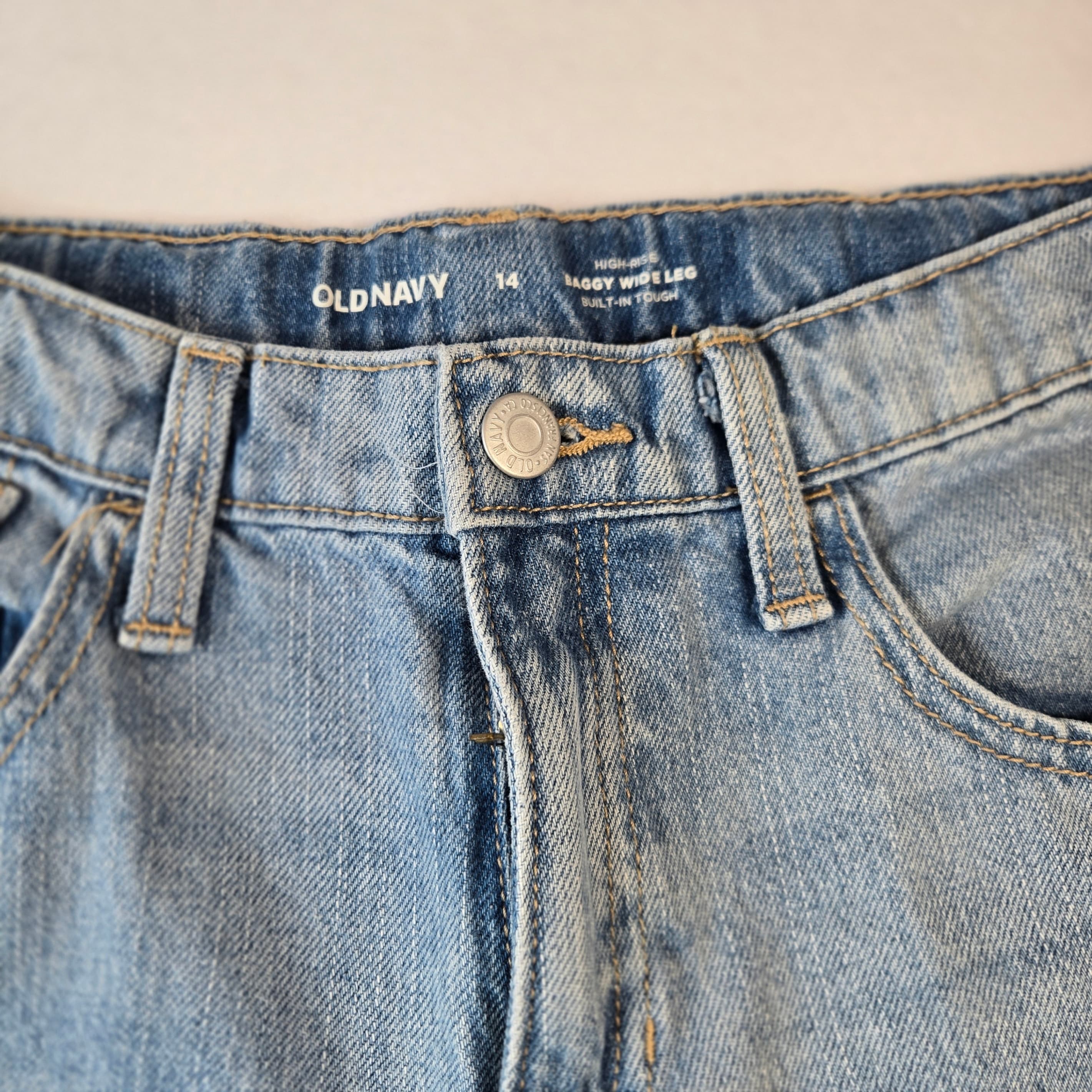 Old Navy Women's Distressed Denim Jeans Size 14 - Thumbnail 9