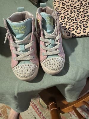 Sketchers Twinkle Toe Sneakers Size 8 - Thumbnail 3
