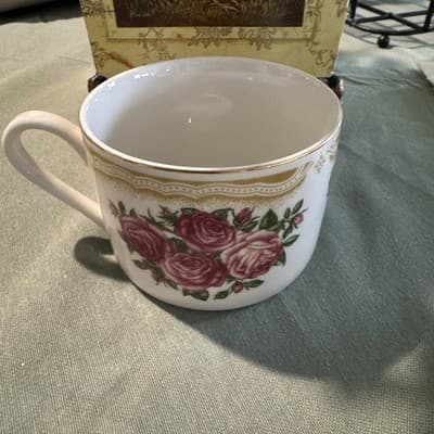 Fabreware Sydney Roses #4092 - Item Count 8 - Thumbnail 3