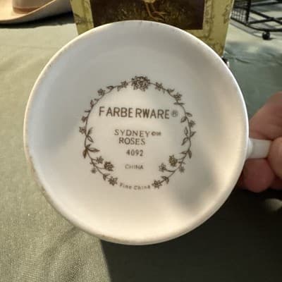 Fabreware Sydney Roses #4092 - Item Count 8 - Thumbnail 4