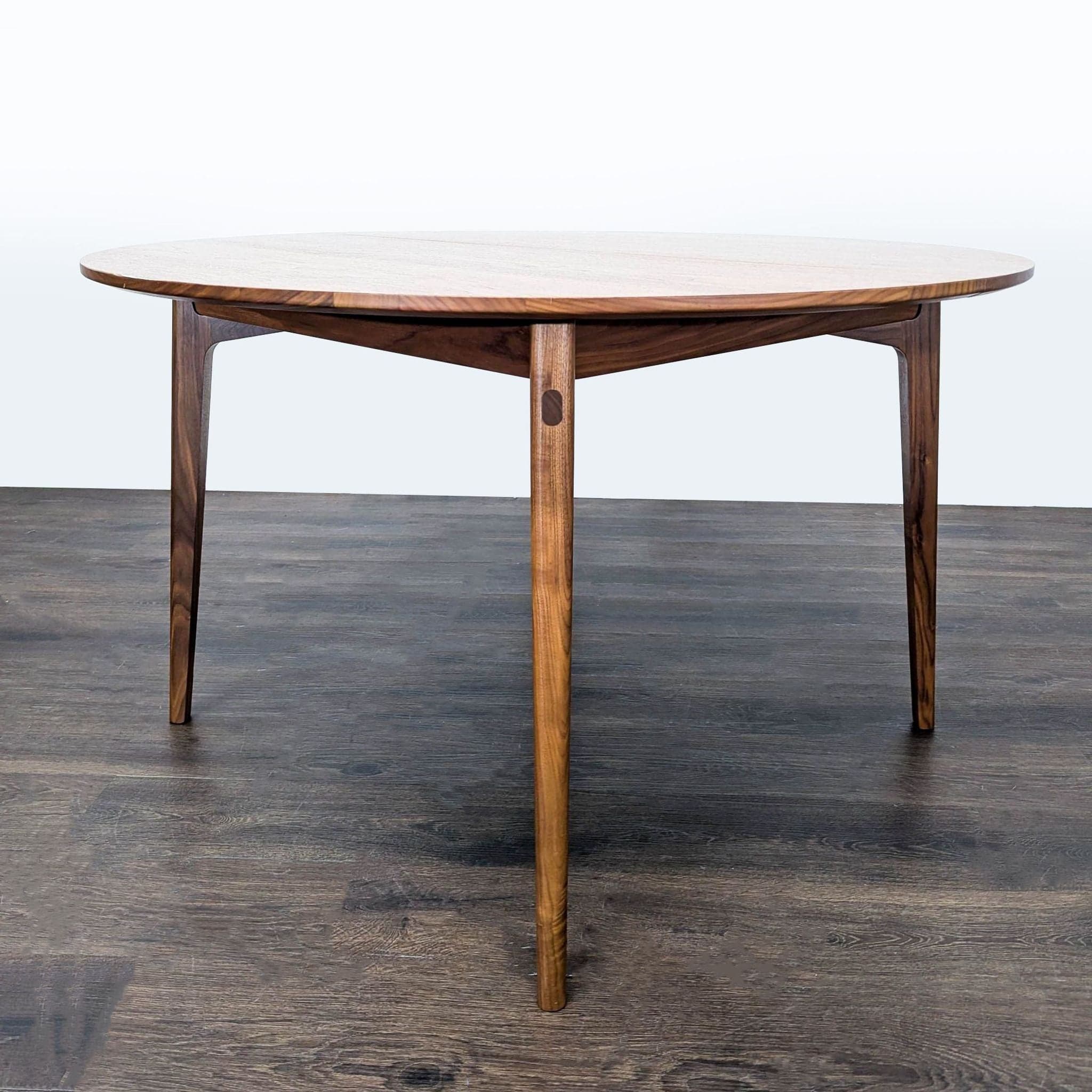 Case Furniture Dulwich Extension Dining Table - Thumbnail 4