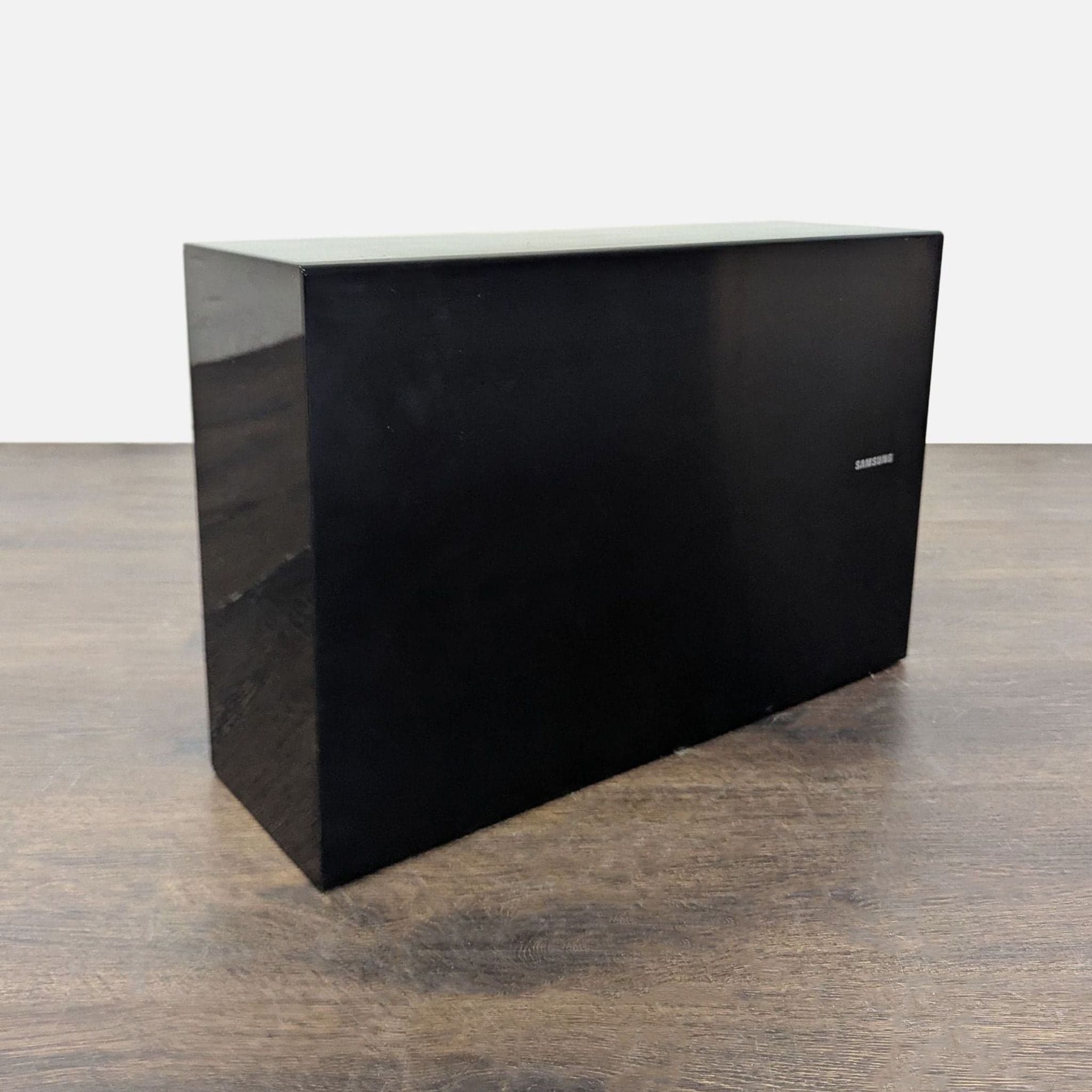 Samsung Curved LED TV – Sleek Design with Modern Stand - Thumbnail 2