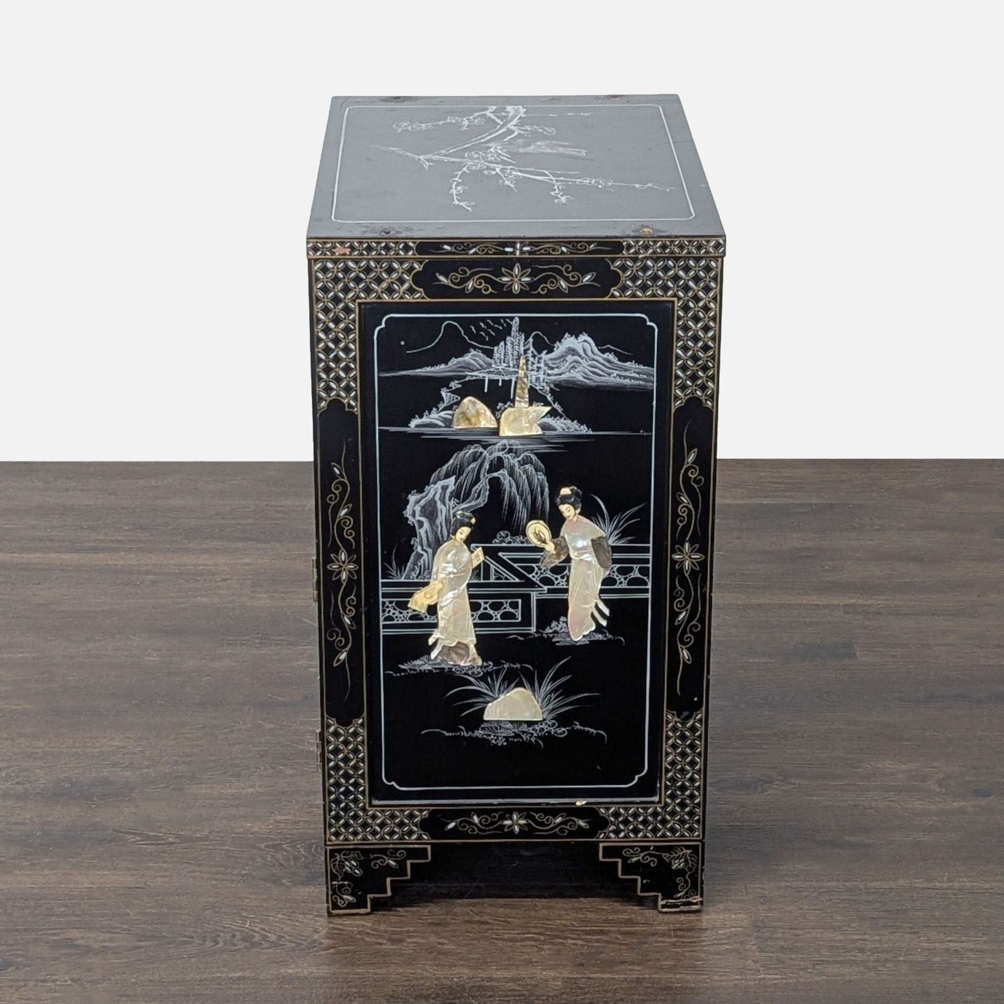 Vintage Lacquered Chinese Cabinet - Thumbnail 7