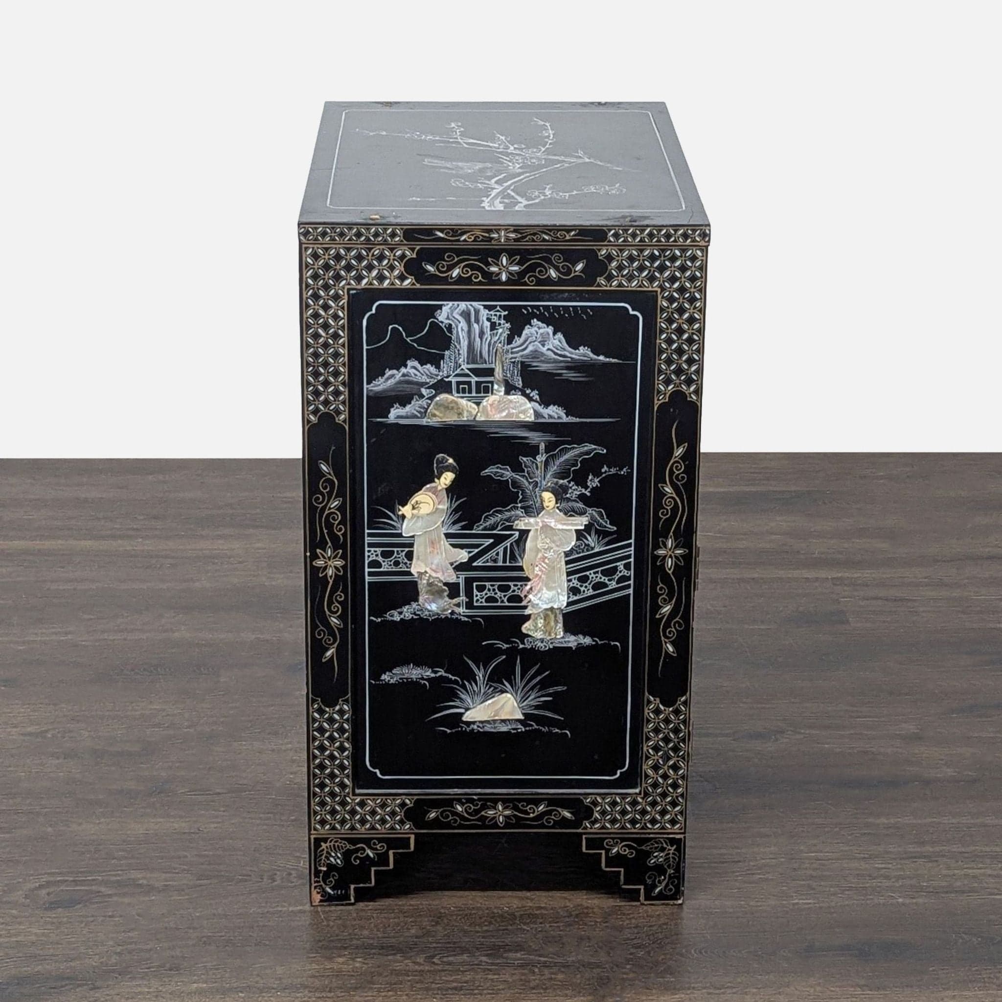 Vintage Lacquered Chinese Cabinet - Thumbnail 5