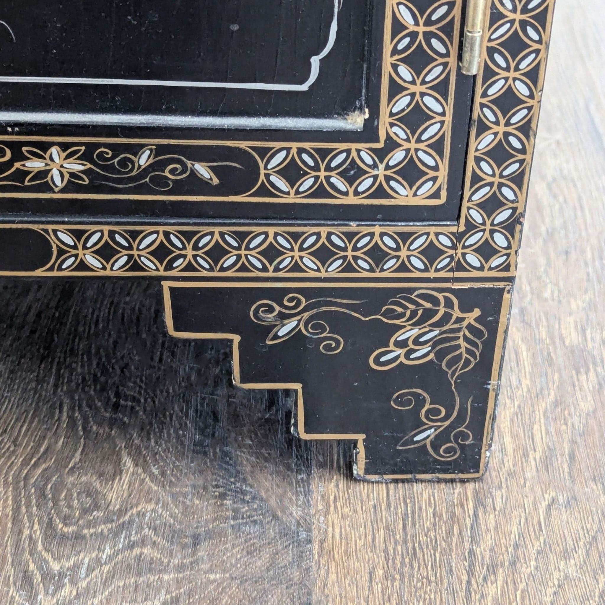 Vintage Lacquered Chinese Cabinet - Thumbnail 11