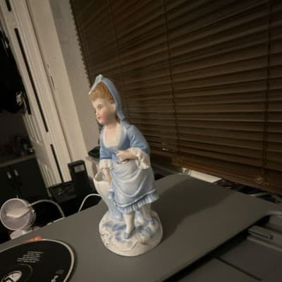 Porcelain Woman Figurine Blue White Hand Painted Decorative Collectible - Thumbnail 2