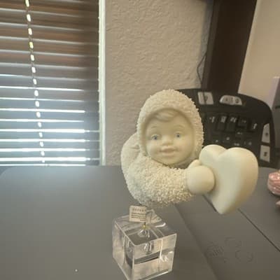 Department 56 Snowbabies Porcelain Angel Figurine Holding Heart White - Thumbnail 3
