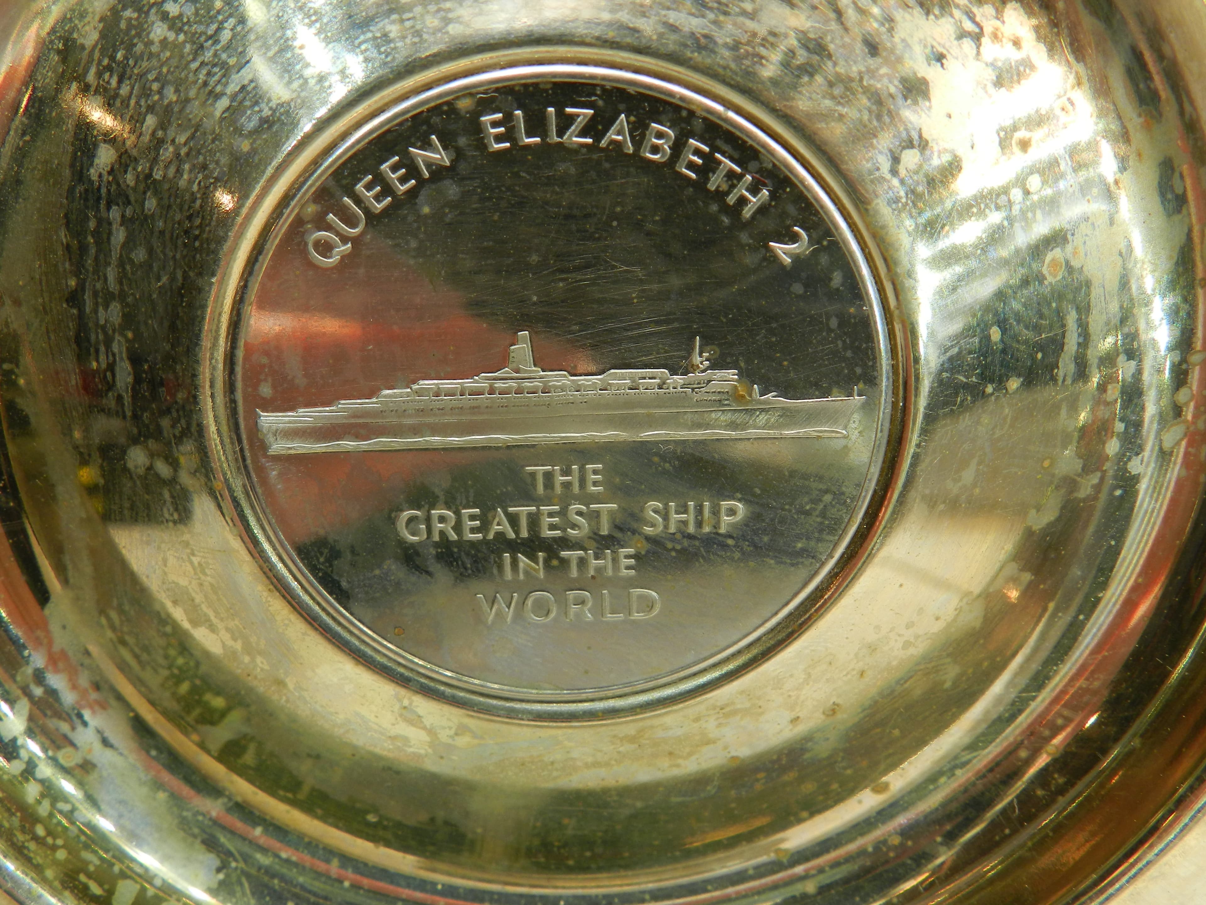 VTG Queen Elizabeth 2 Bronze Plate "The Greatest Ship in the World"  (M96S) - Thumbnail 2