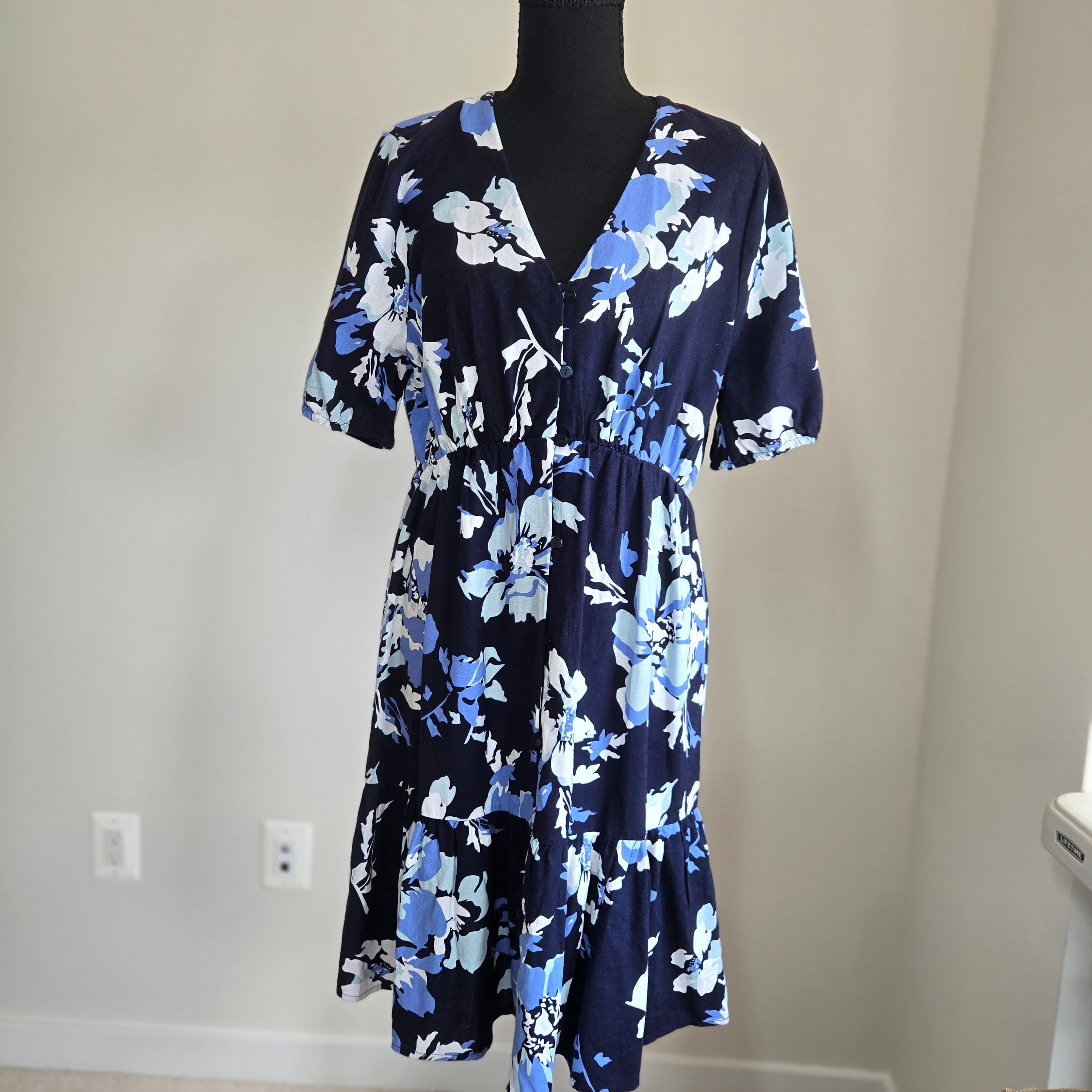 Ellen Tracy Floral Midi Dress Size M