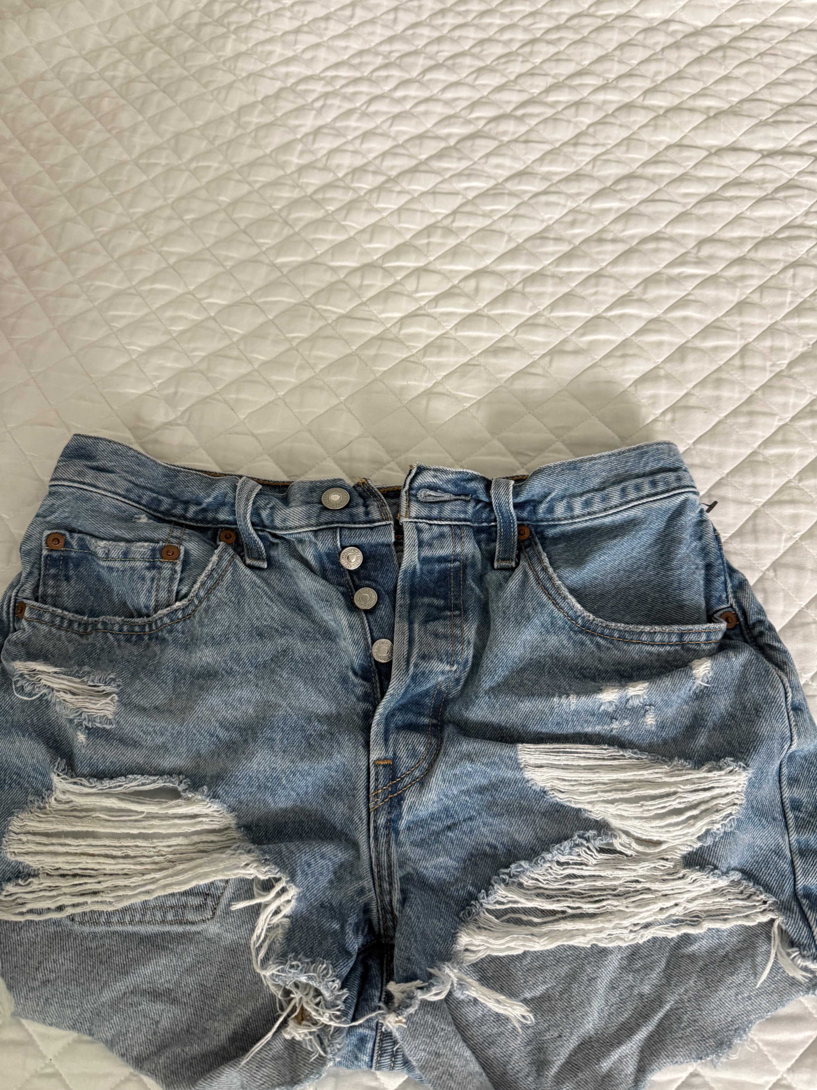 Levi's 501 Distressed Denim Shorts Size W28 - Thumbnail 2