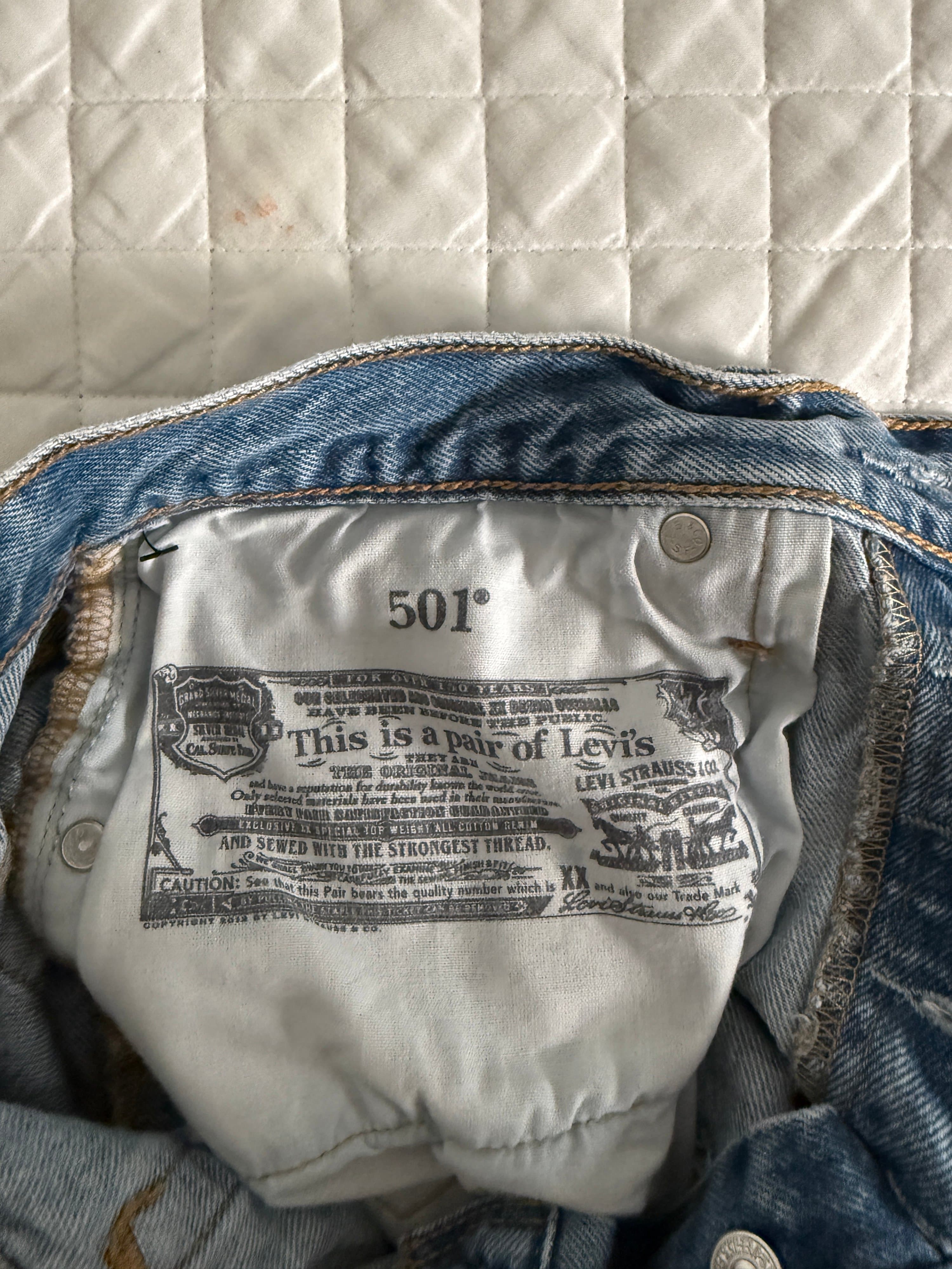 Levi's 501 Distressed Denim Shorts Size W28 - Thumbnail 4