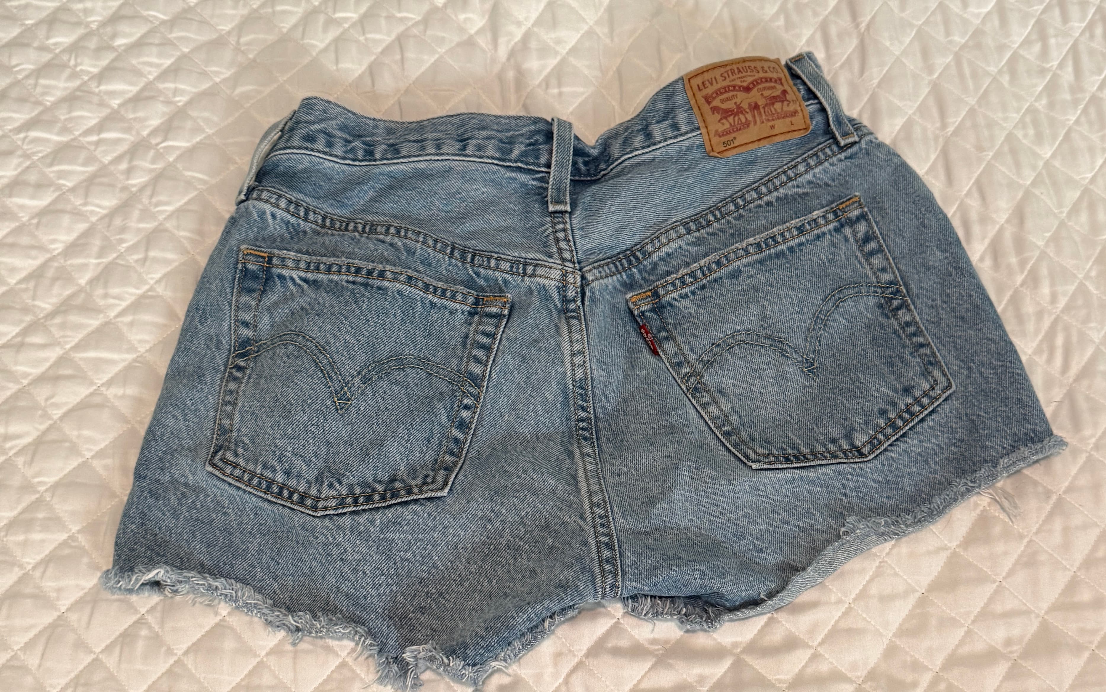 Levi's 501 Distressed Denim Shorts Size W28 - Thumbnail 6