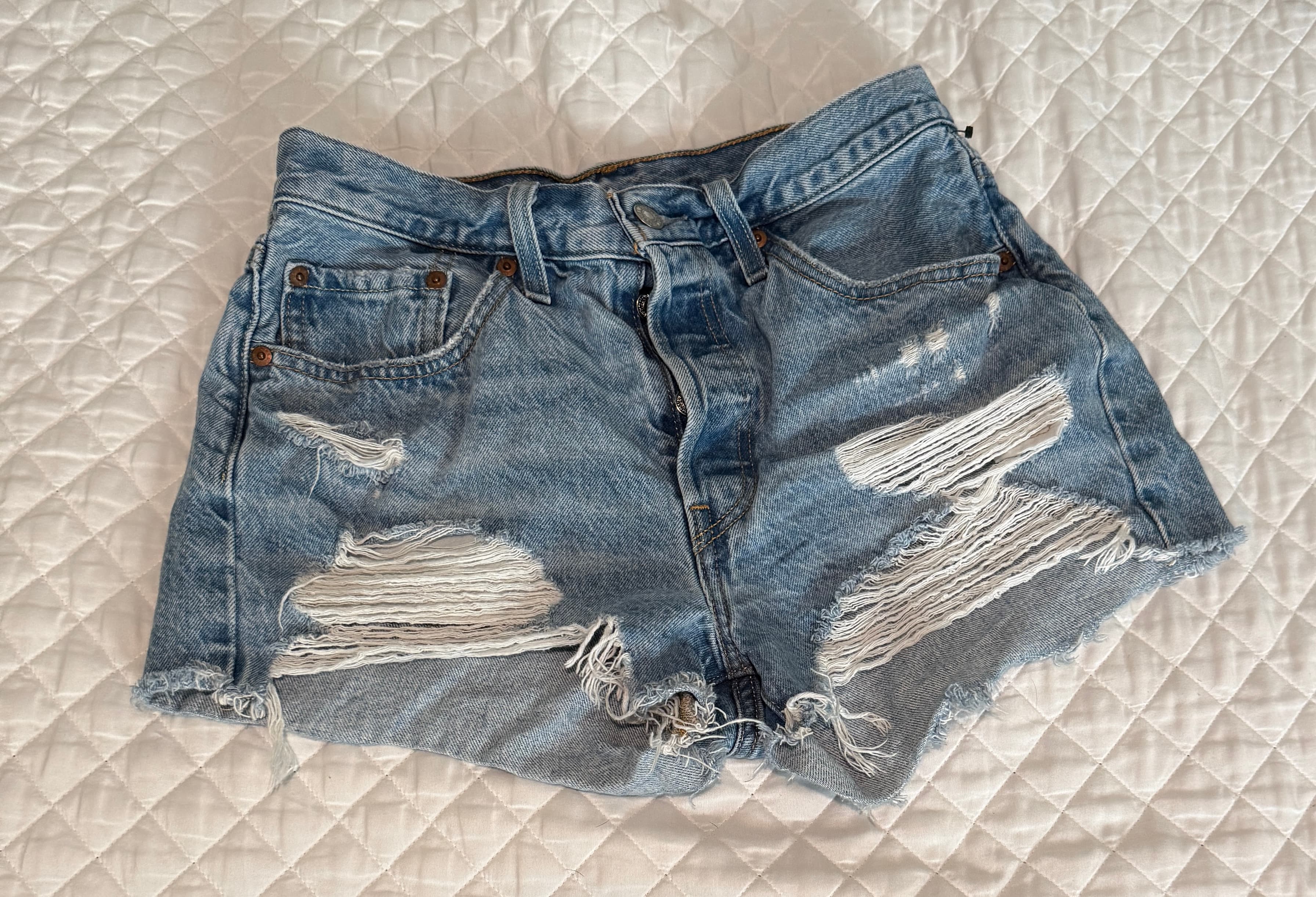 Levi's 501 Distressed Denim Shorts Size W28