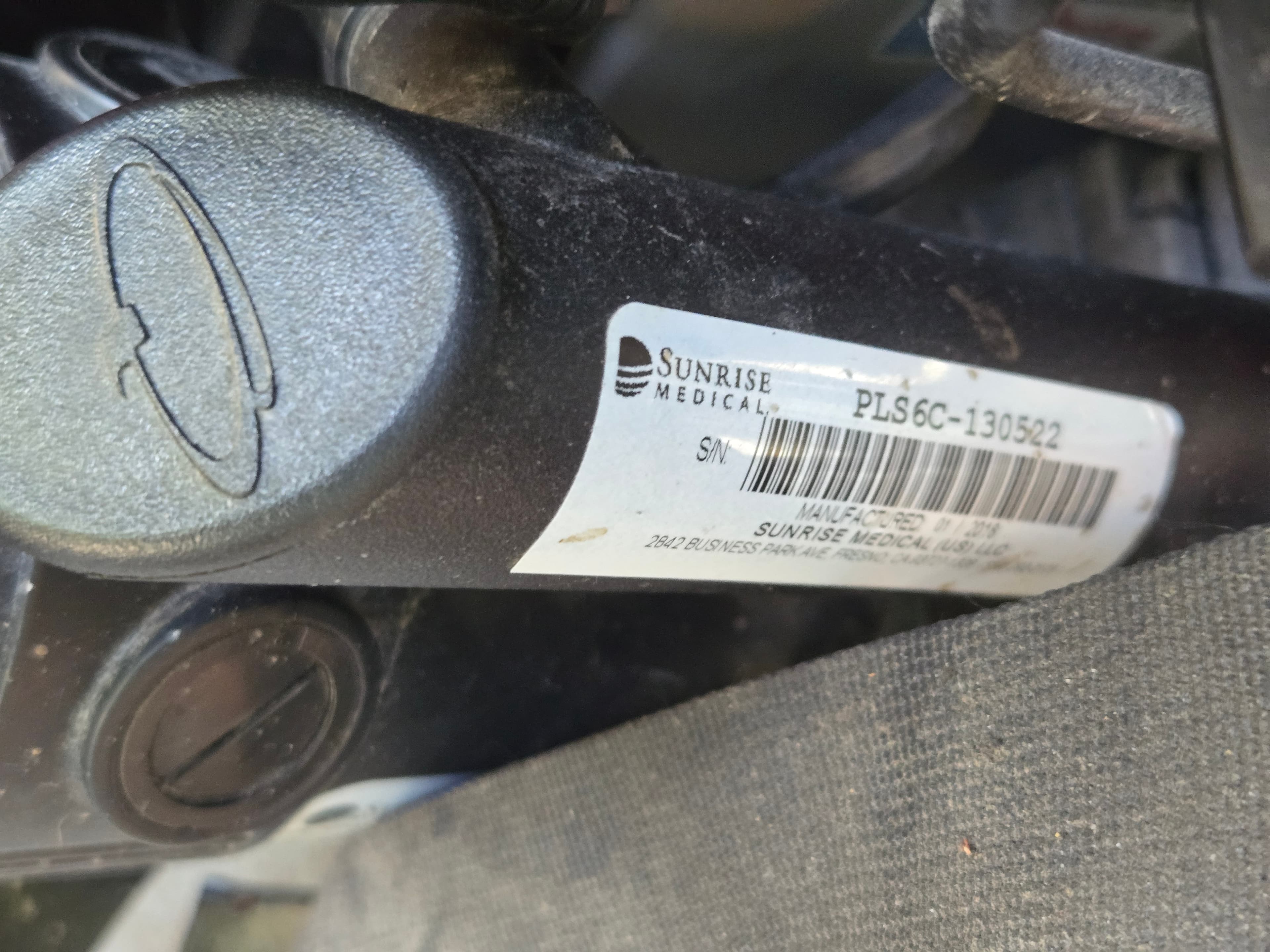 Quickie Pulse 6 Power Wheelchair - Excellent Condition, Highly Maneuverable - Thumbnail 5