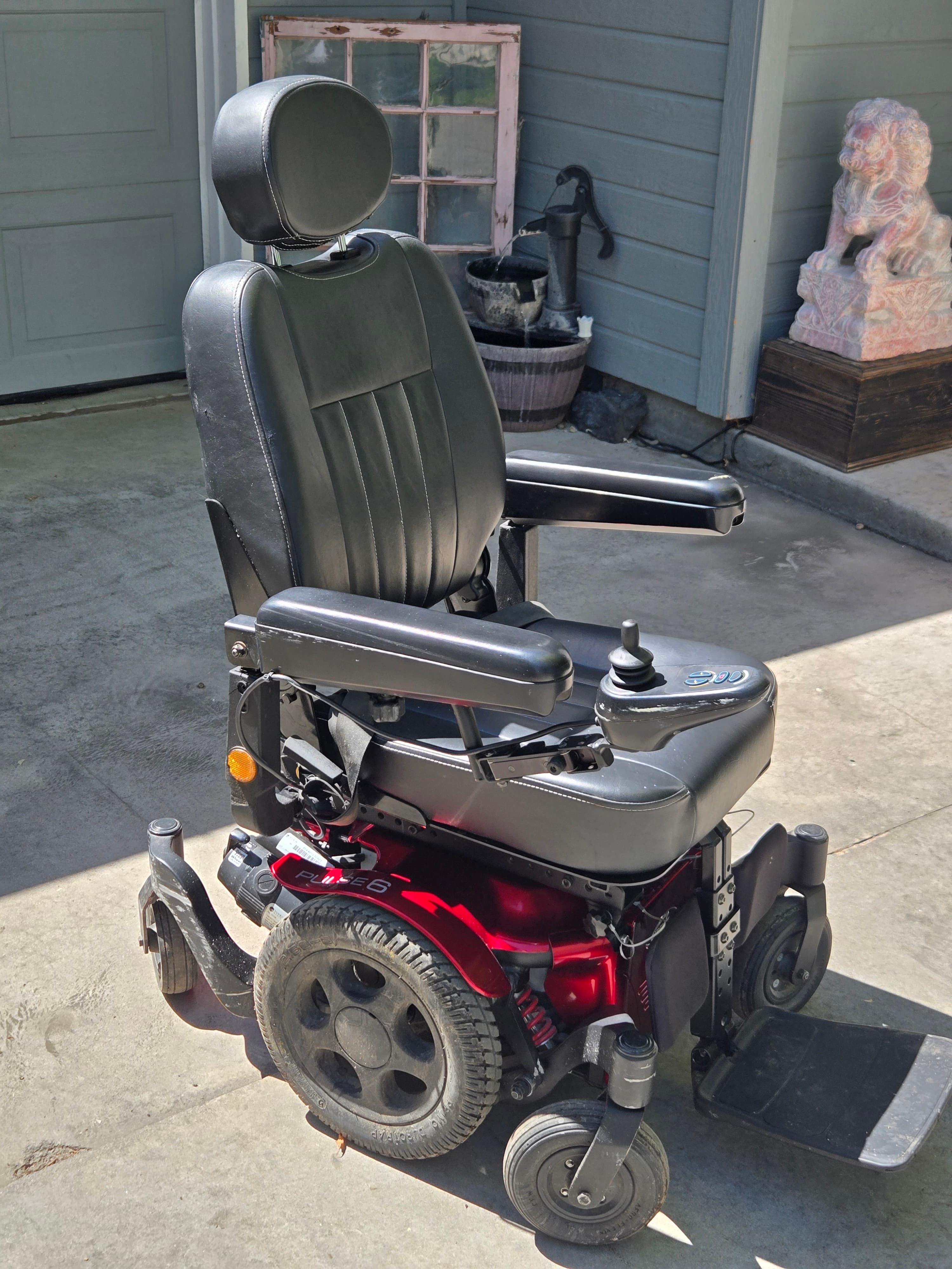 Quickie Pulse 6 Power Wheelchair - Excellent Condition, Highly Maneuverable - Thumbnail 2