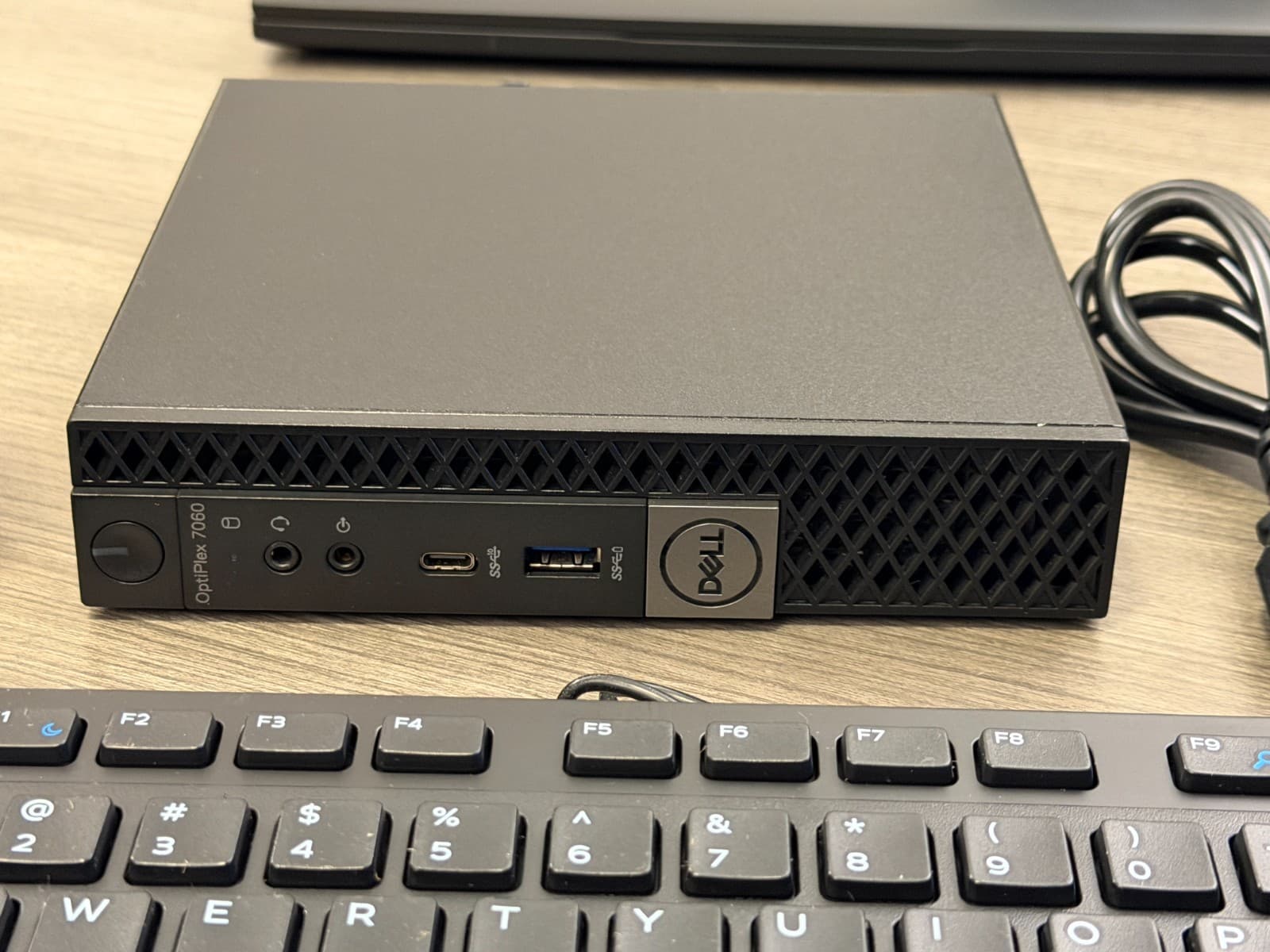 Dell OptiPlex 7060 Micro Desktop i7-8700T 8GB 256GB SSD Win 11 Pro - Thumbnail 6