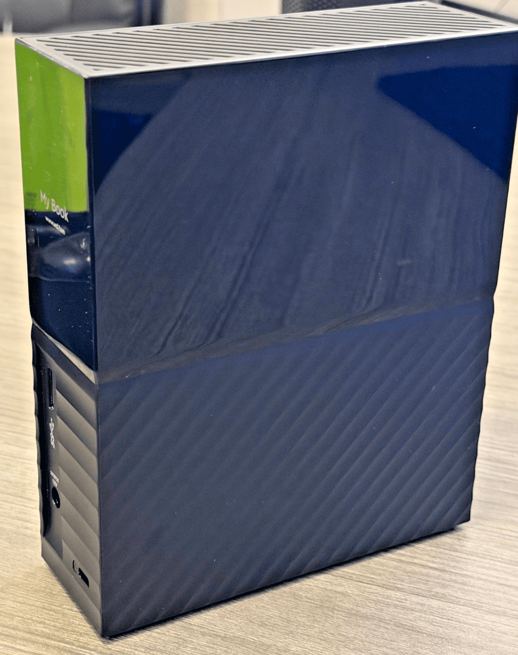 WD My Book Premium Storage 6TB USB 3.0 External Hard Drive WDBFJK0060HBK-NESN - Thumbnail 2