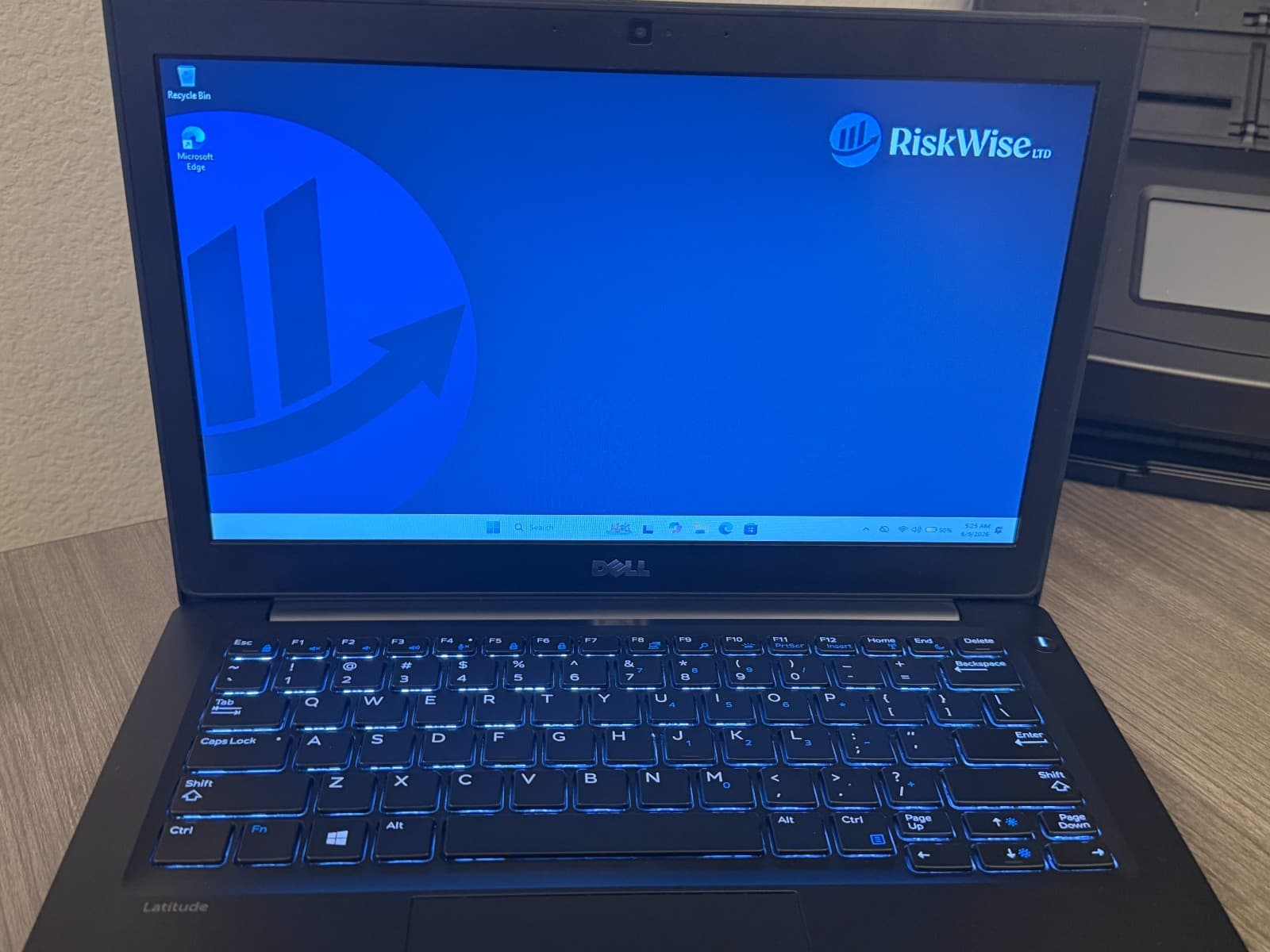 Dell Latitude 7280 12.5" Laptop i7-7600U Win11 Home Charger Dell Box - Thumbnail 3