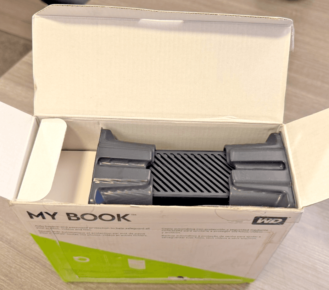 WD My Book Premium Storage 6TB USB 3.0 External Hard Drive WDBFJK0060HBK-NESN - Thumbnail 5