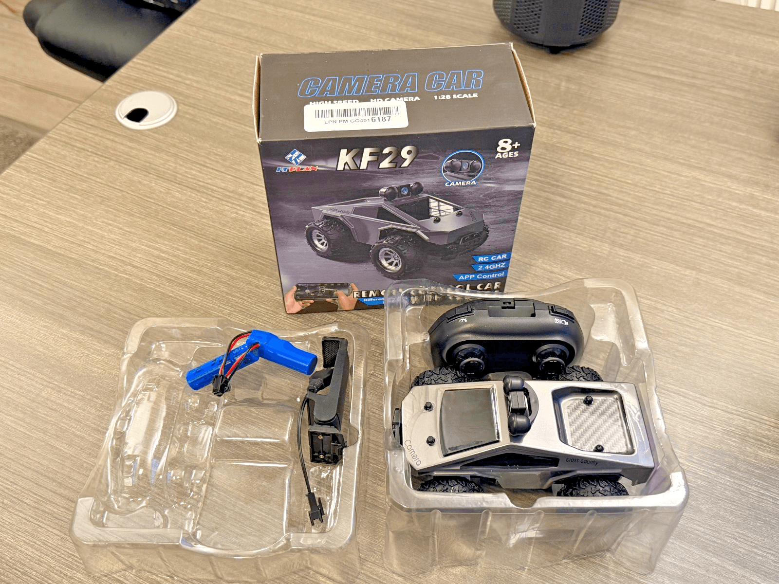 KF29 RC Camera Car 2.4GHz Remote Control App Control 2 Batteries Open Box - Thumbnail 7