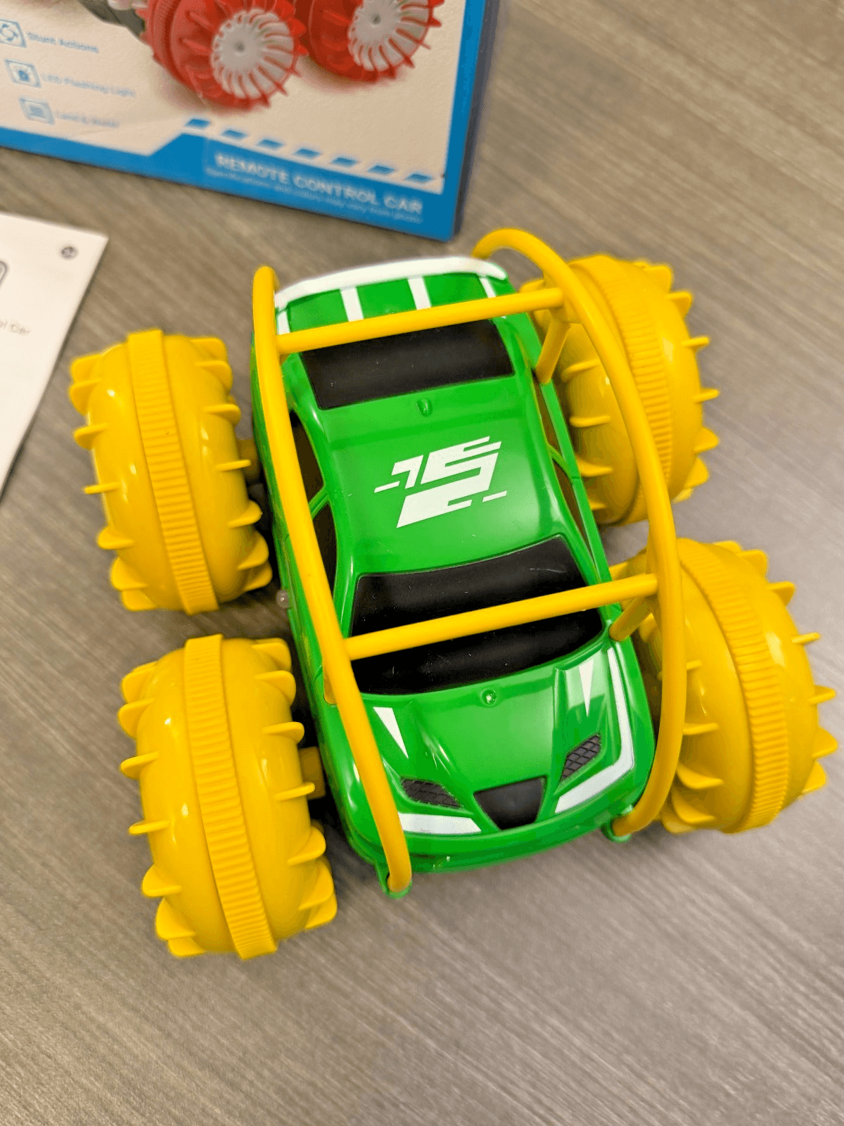 MaxTronic Amphibious Remote Control Car,Rechargeable RC Cars Toy 360 degrees F - Thumbnail 3