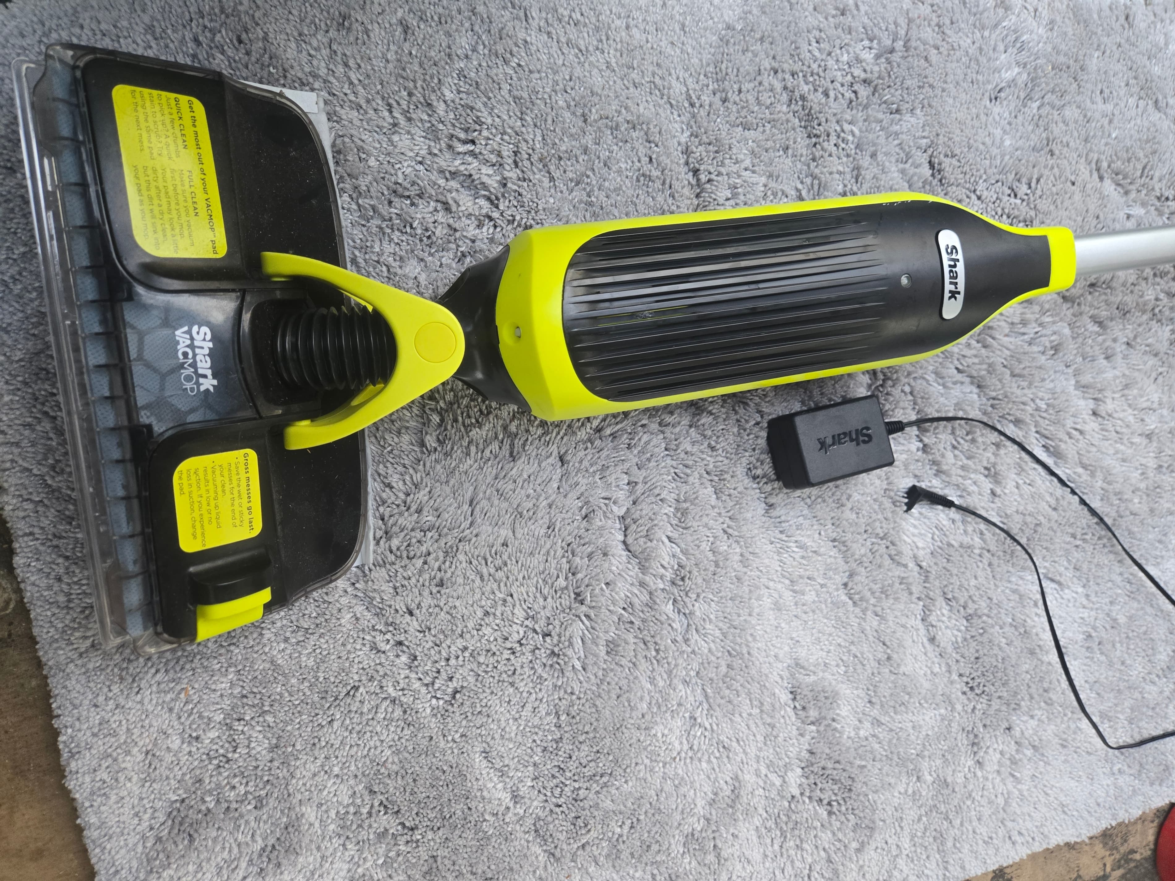 Shark VACMOP Cordless Vacuum Mop with Charger - Thumbnail 2