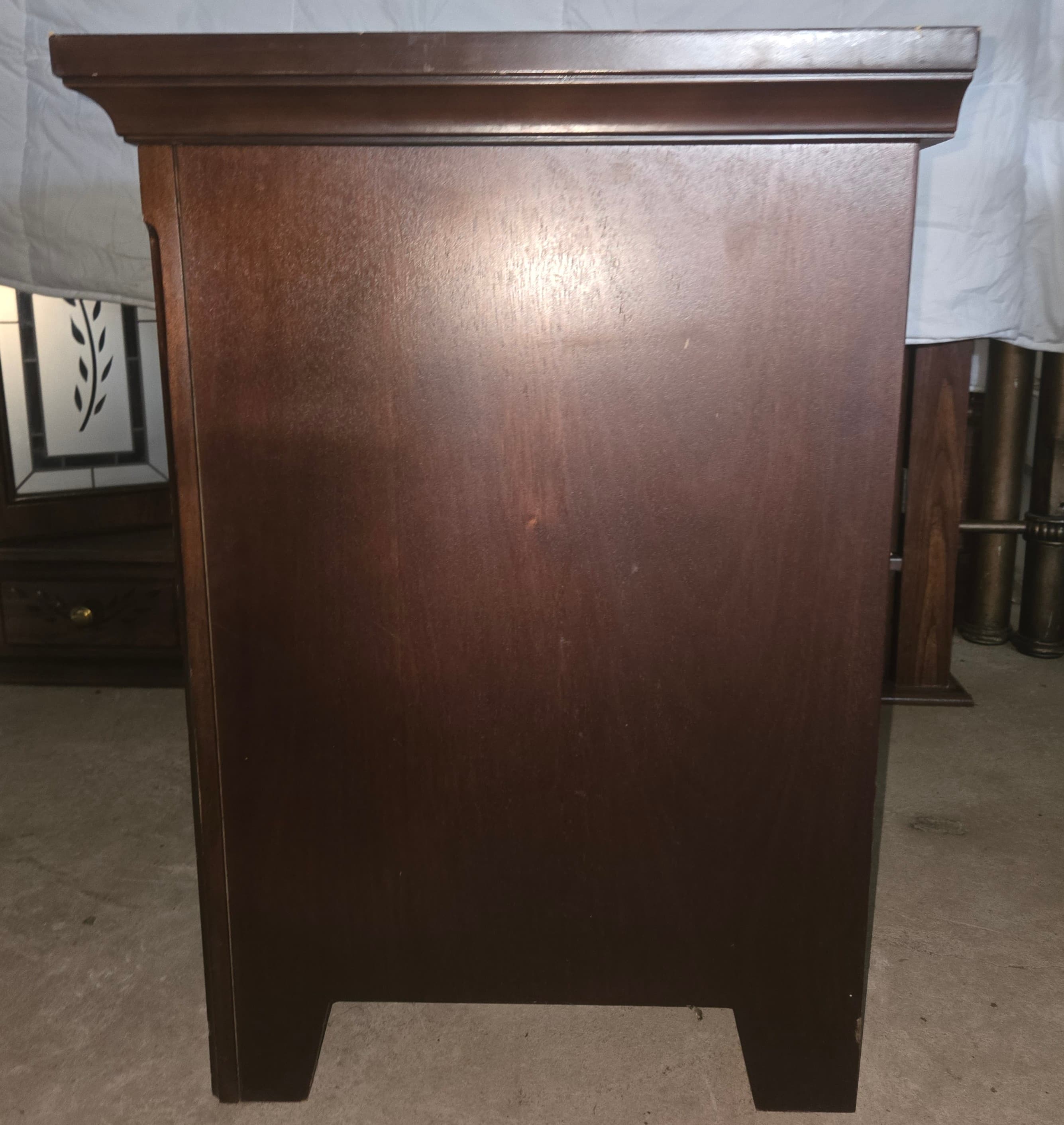 Wooden Nightstand with Drawer and Shelf - Thumbnail 3