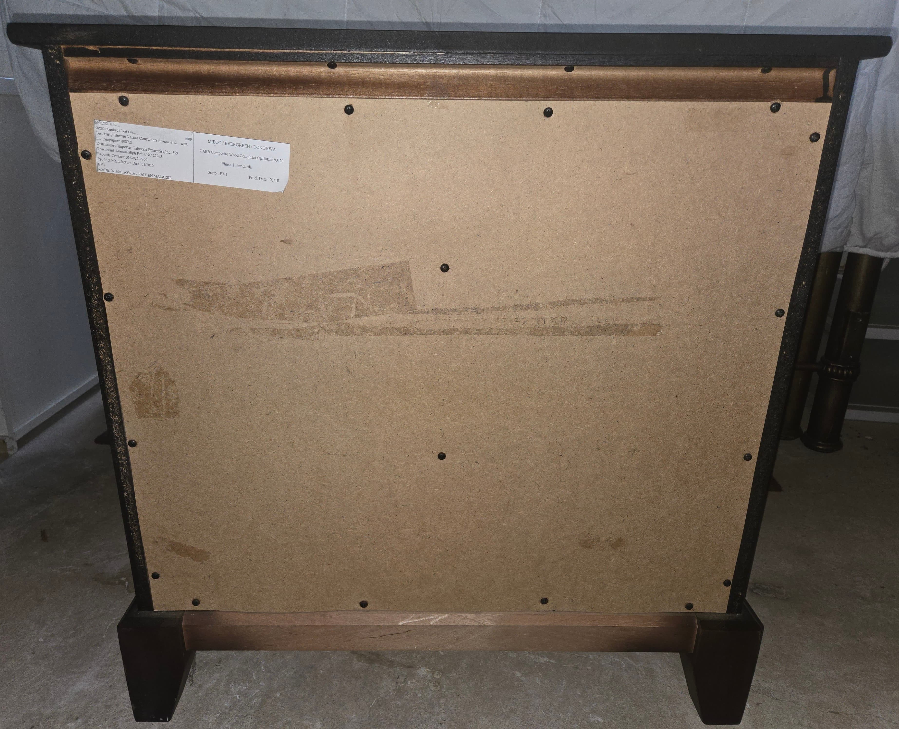Dark Wood 3-Drawer Dresser with Round Knobs - Thumbnail 6