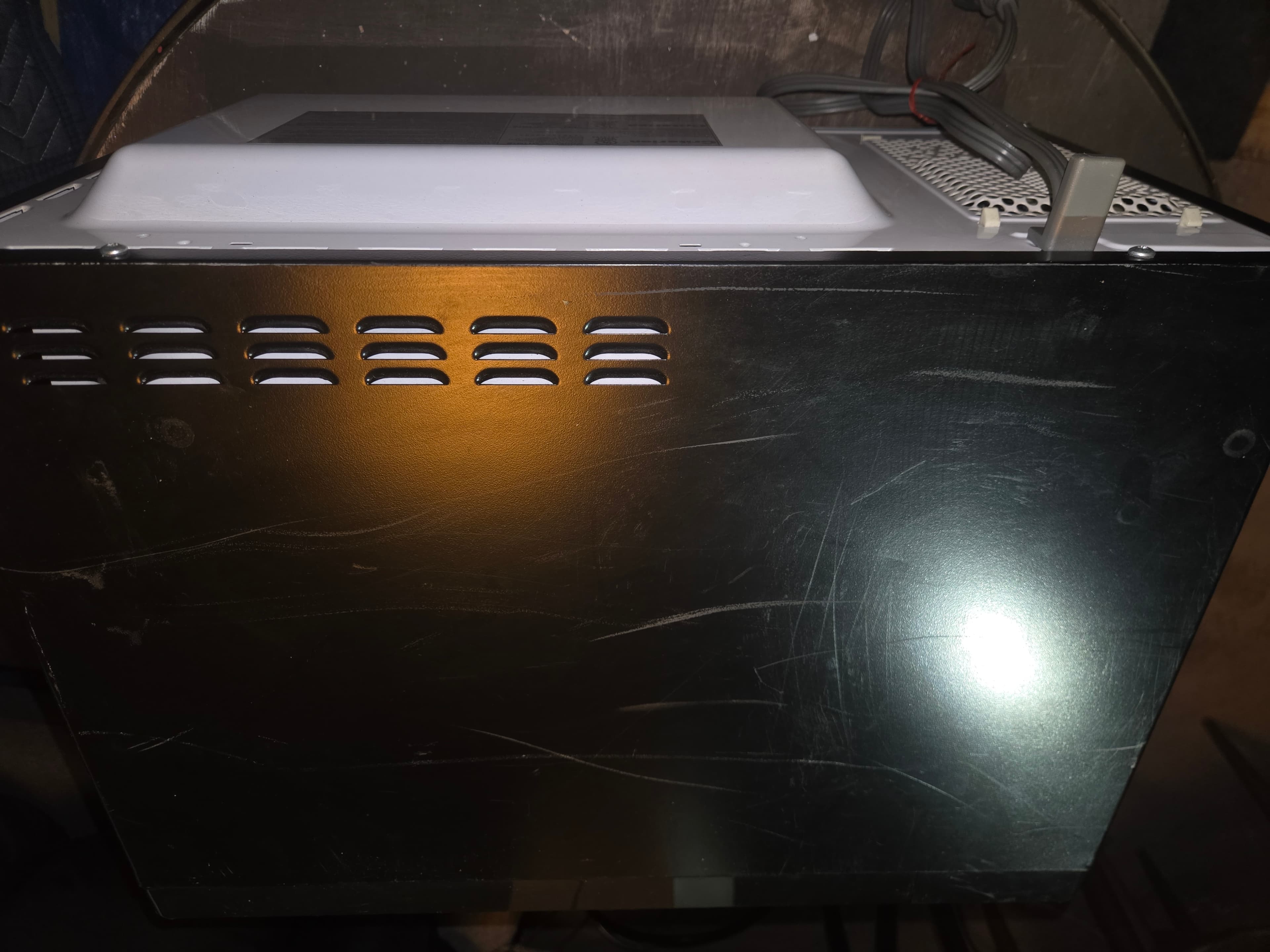 Black Countertop Microwave with Digital Controls - Thumbnail 3
