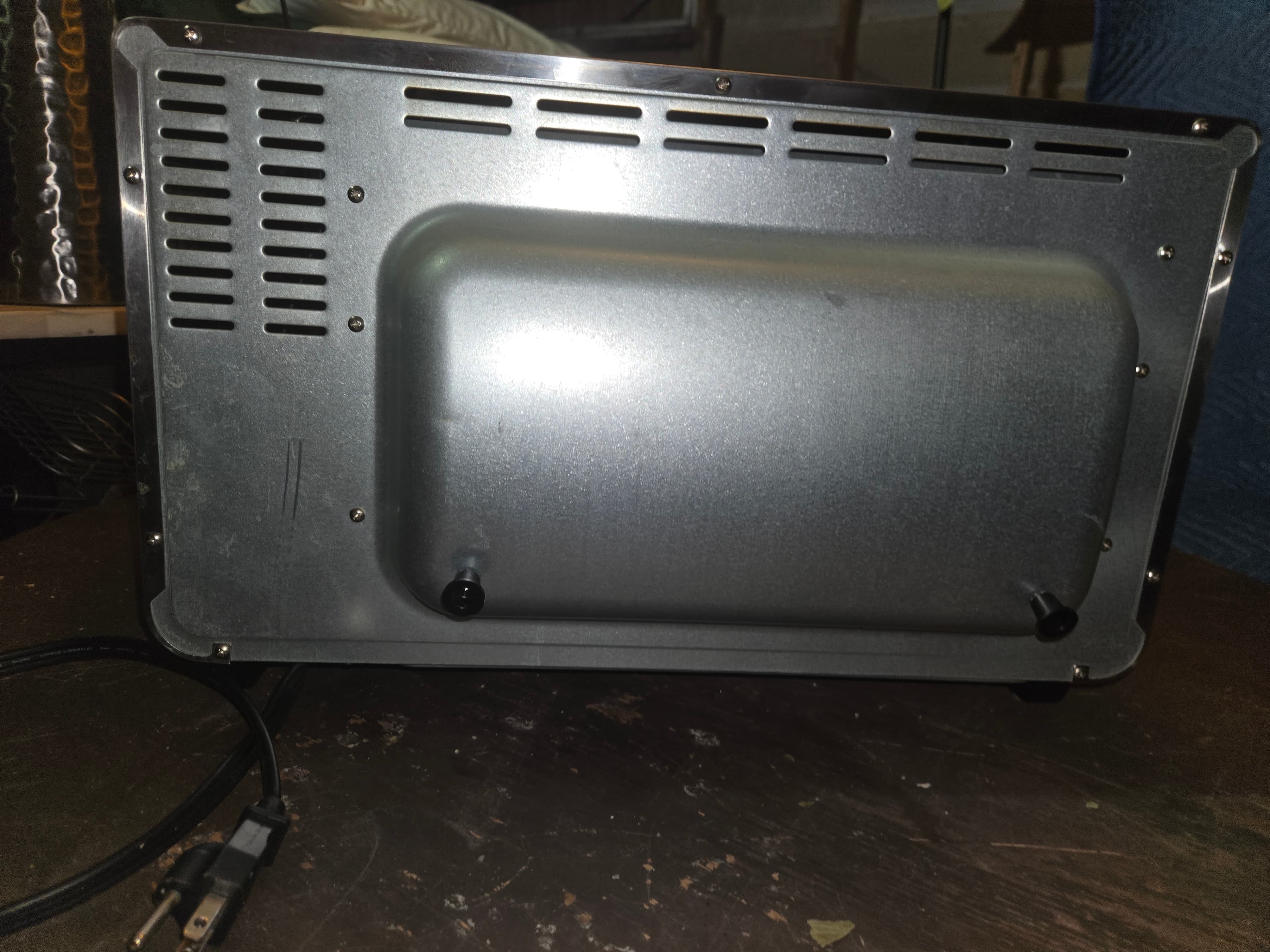 Black+Decker Toaster Oven with Bake and Broil Functions - Thumbnail 3