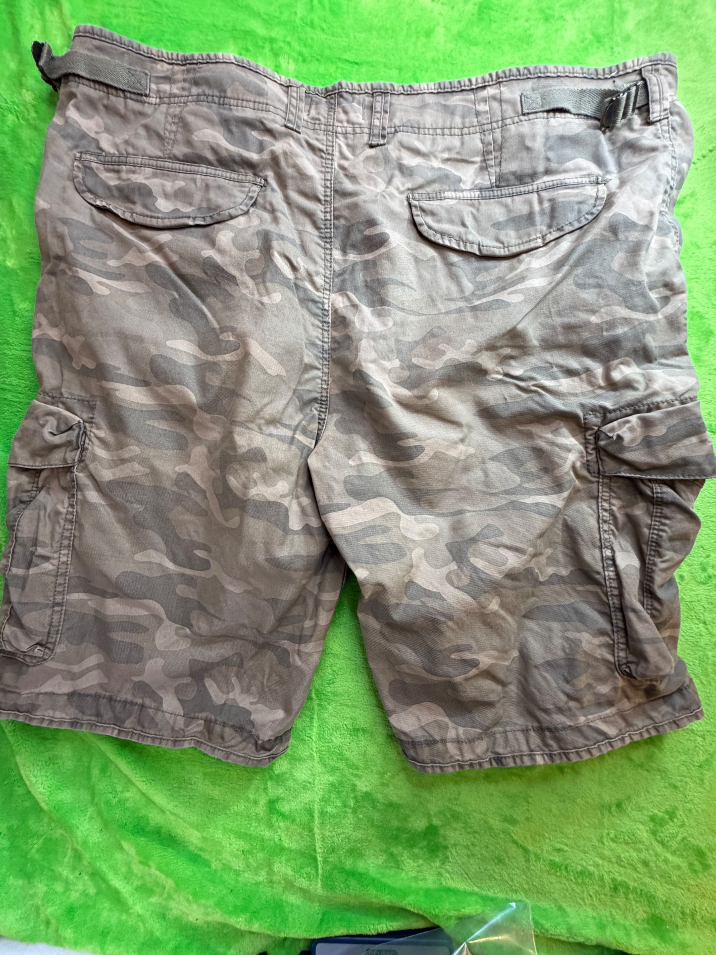 North Coast Mens Cargo Shorts Size 44 Desert Tan Camo Multi Pocket - Thumbnail 2