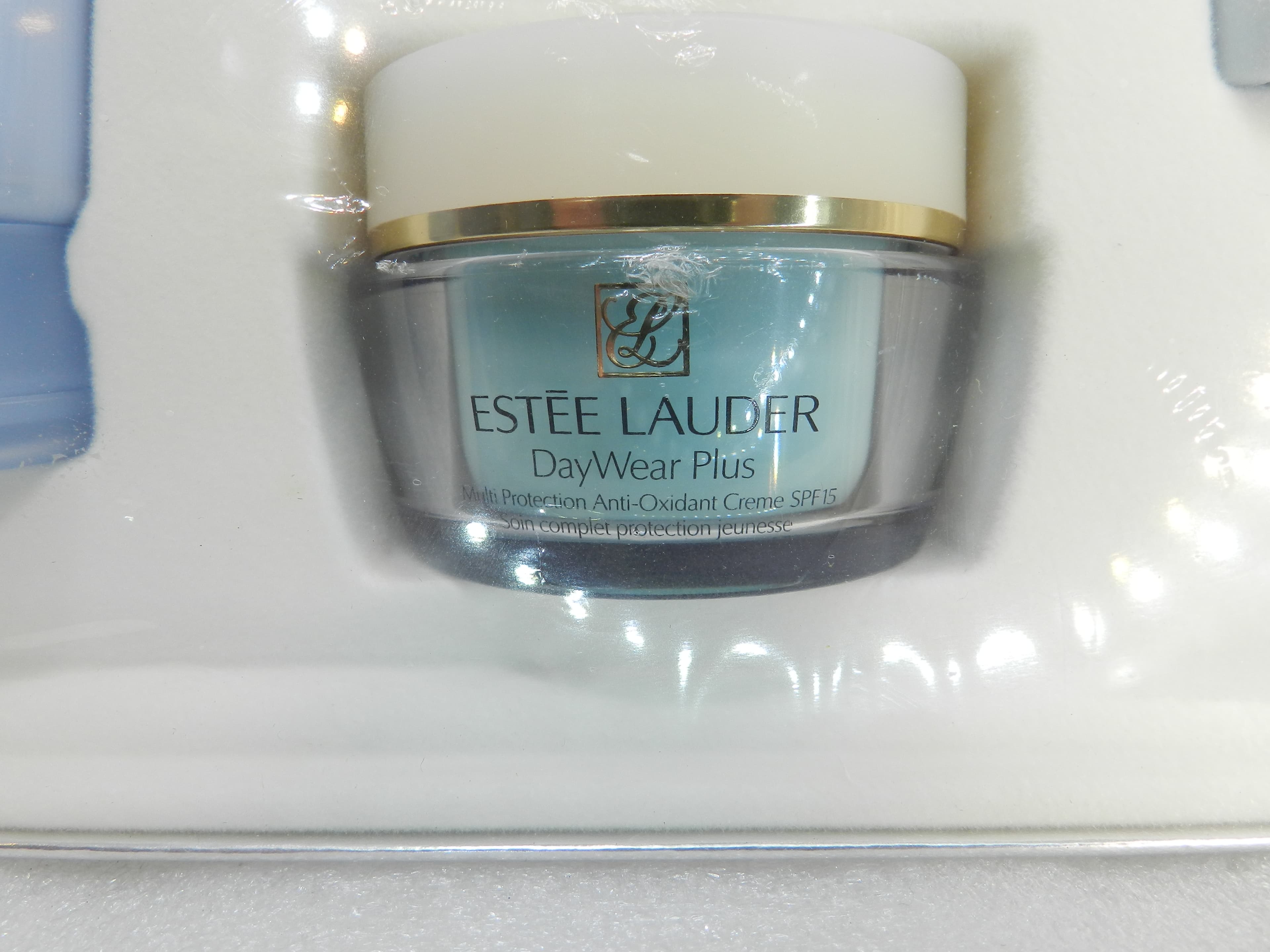 Estee Lauder Daywear Plus Daily Skin Protectors Normal/Combo Skin Travel (N11J) - Thumbnail 8
