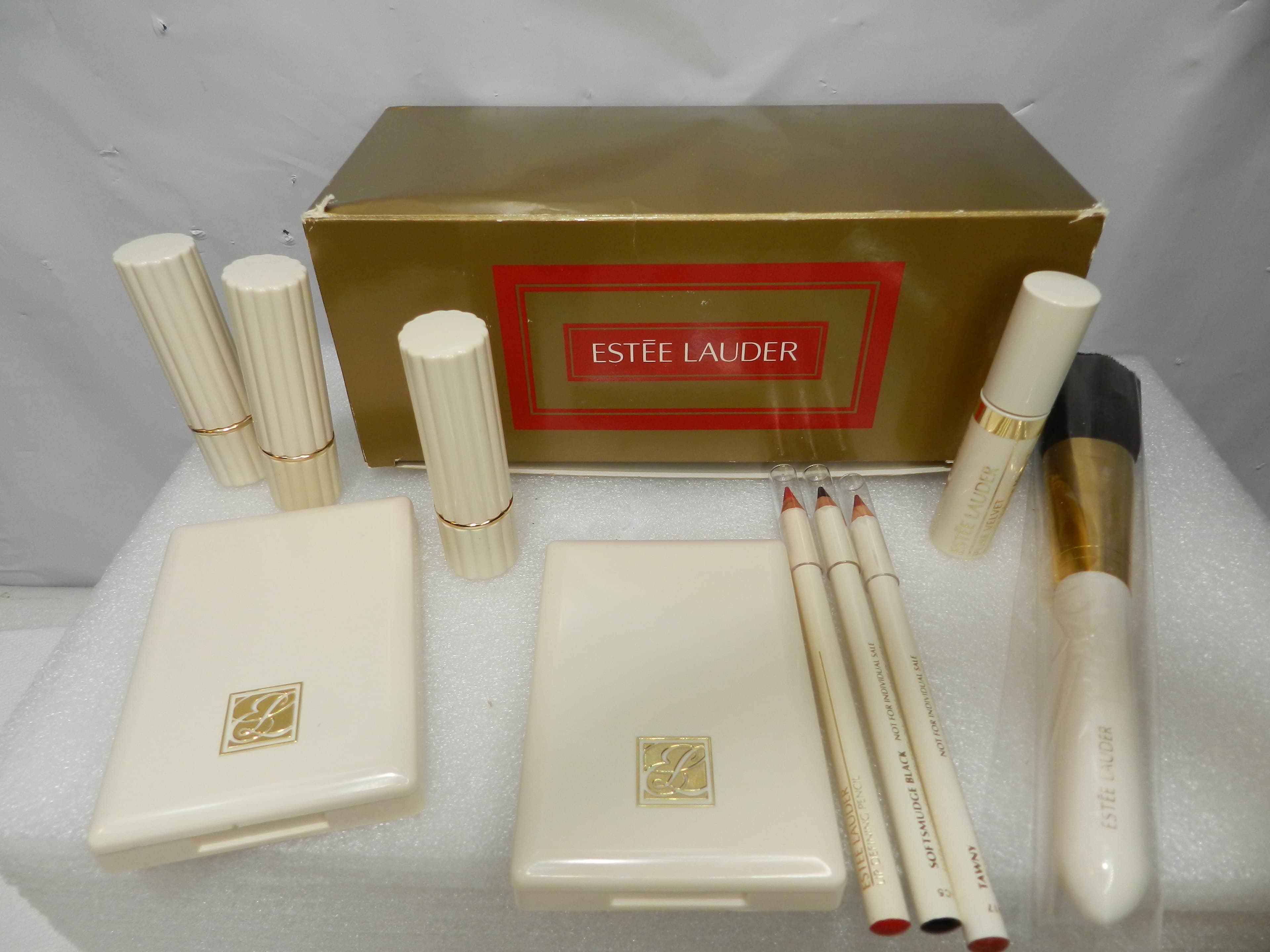 Vintage Estee Lauder All Day Makeup Kit Lip Stick Shadows Blush Pencil 10pc N14J - Thumbnail 3