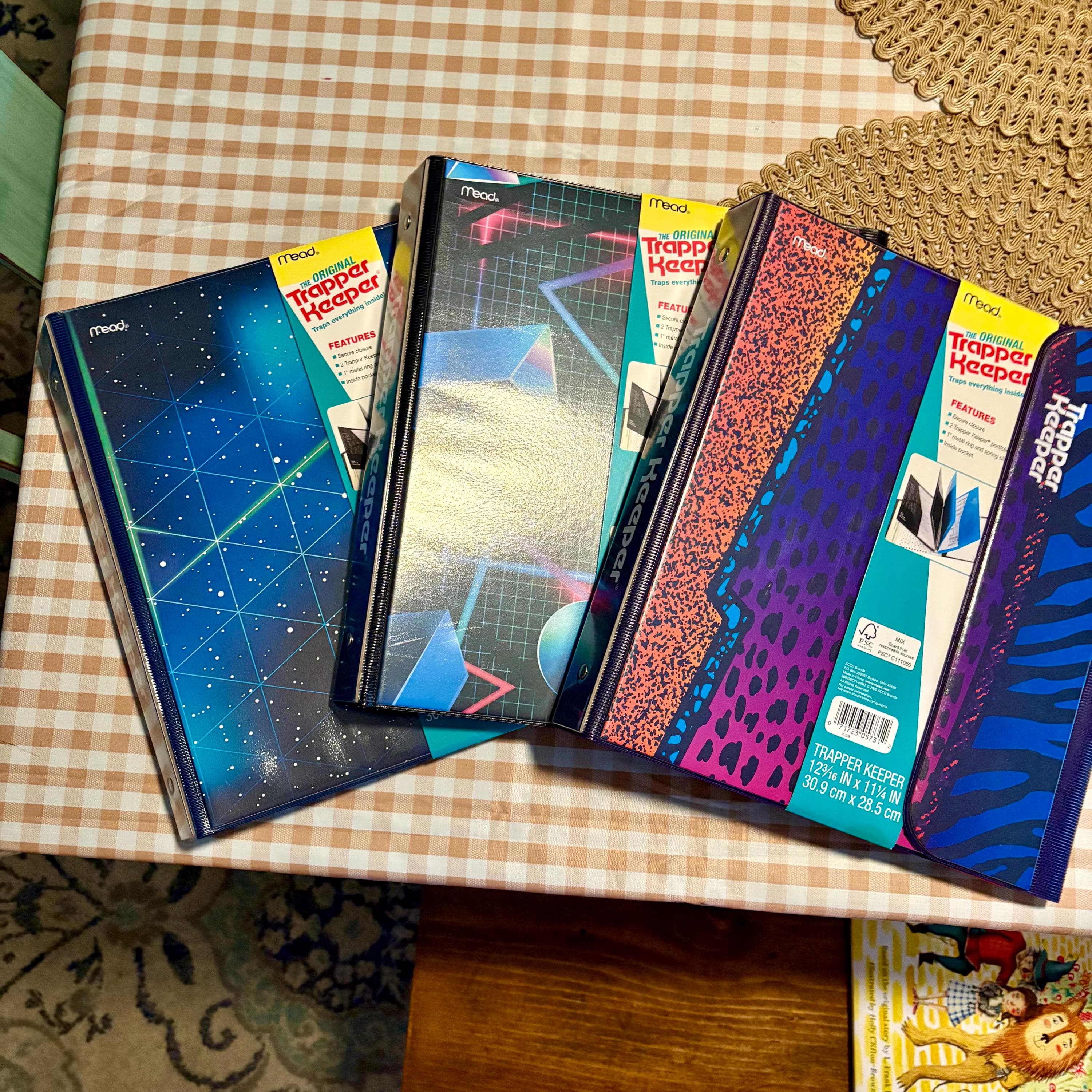 Trapper Keeper by Mead. Retro Prints of the 80s/90s- Animal, Shapes & Nuclear Moon- New - Thumbnail 2