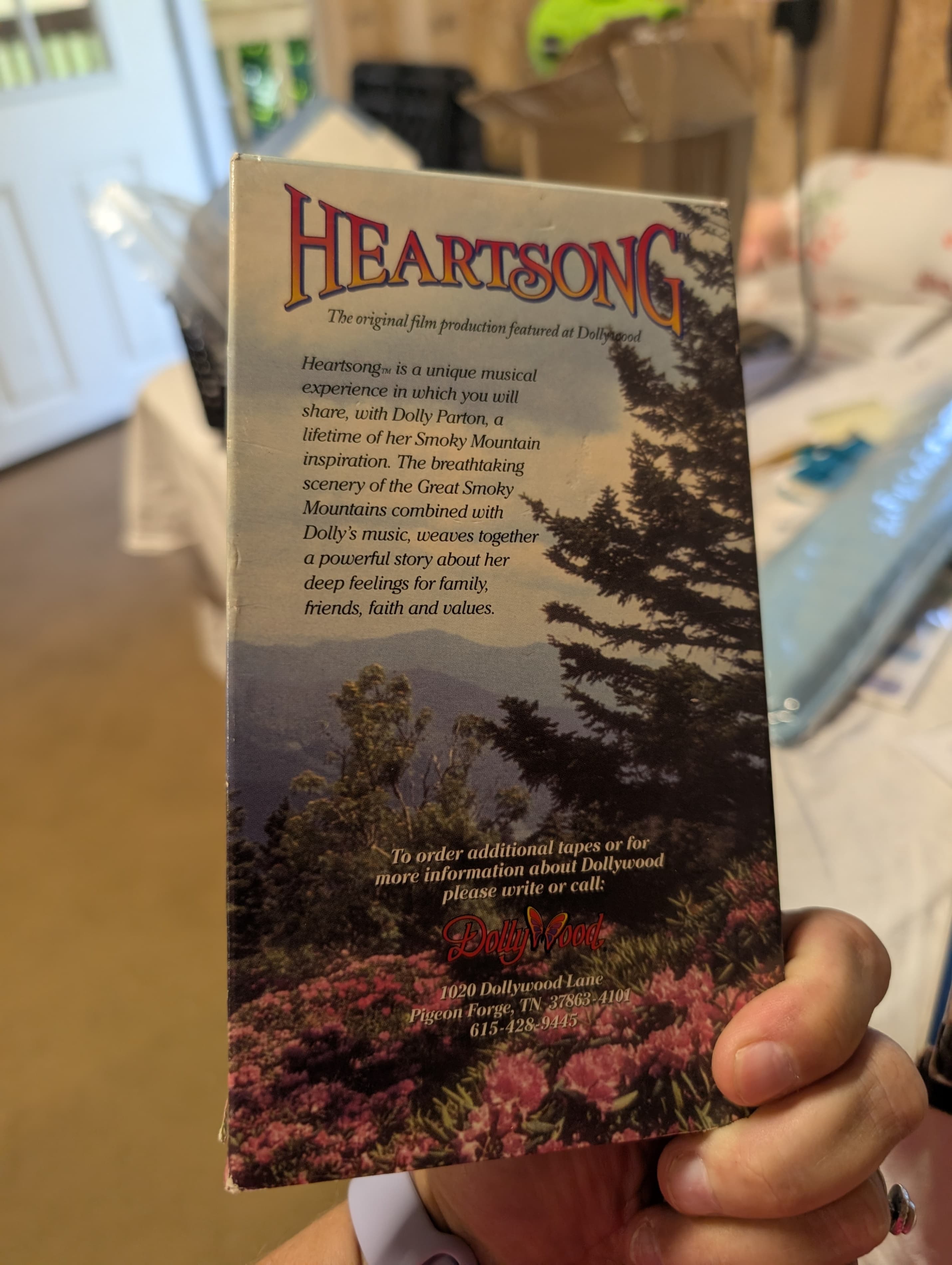 Heartsong VHS Starring Dolly Parton - Dollywood Exclusive - Thumbnail 2