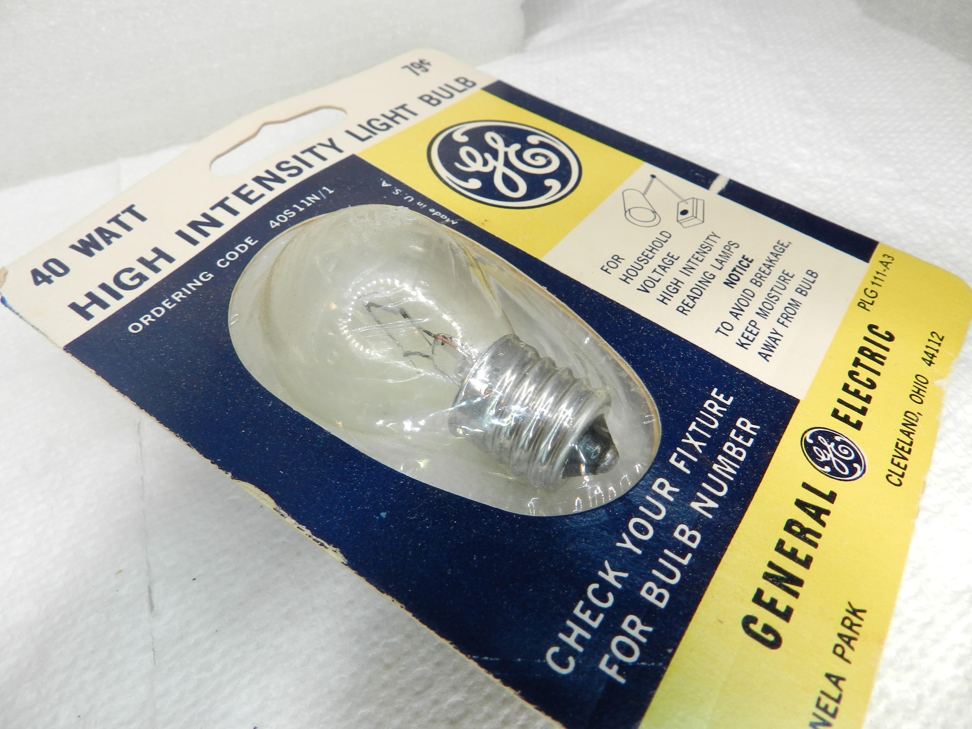 4 Vintage GE 40 Watt High Intensity Light Bulbs PLG111-A3 (N23J) - Thumbnail 4