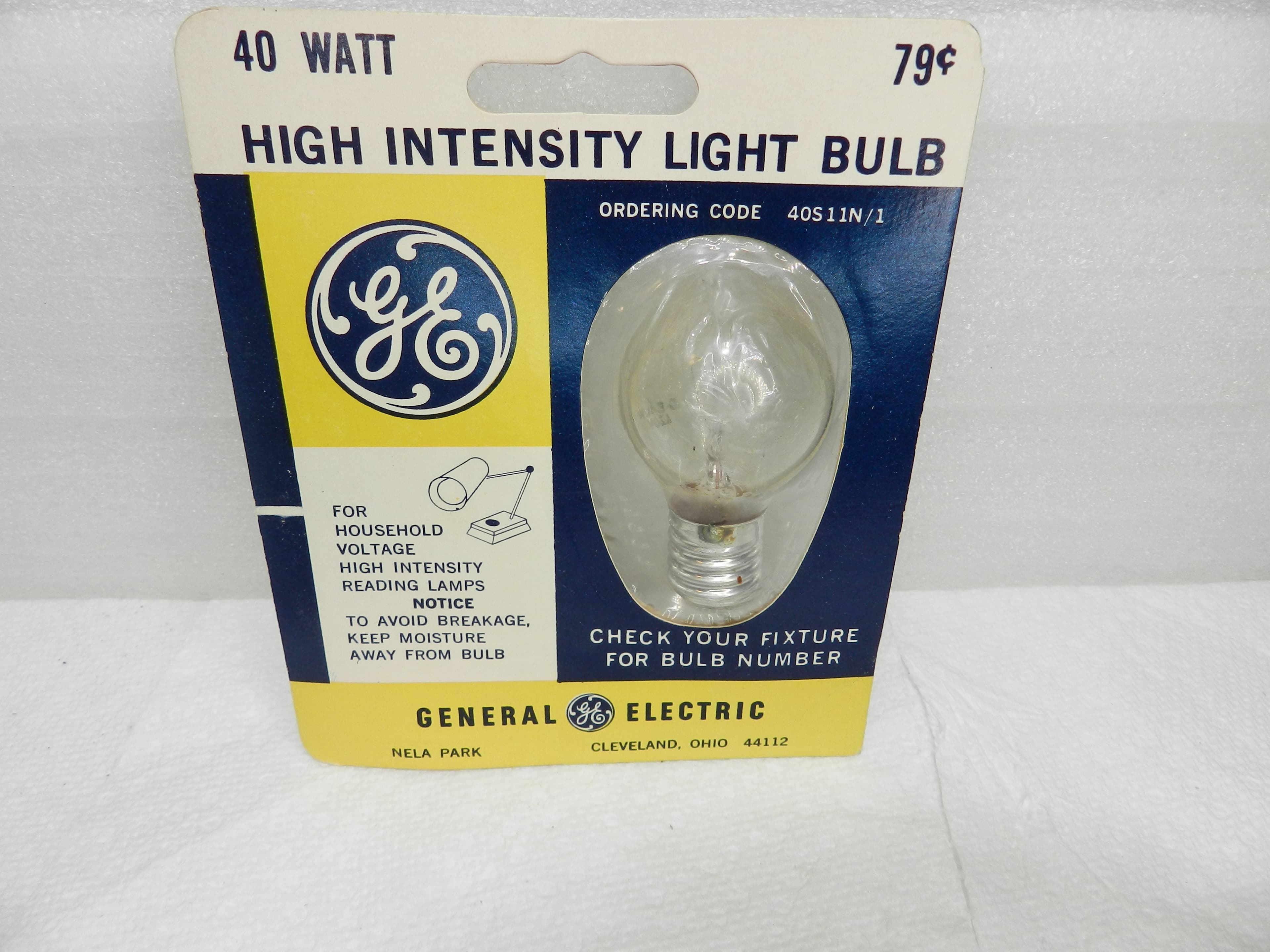 4 Vintage GE 40 Watt High Intensity Light Bulbs PLG111-A3 (N23J) - Thumbnail 5