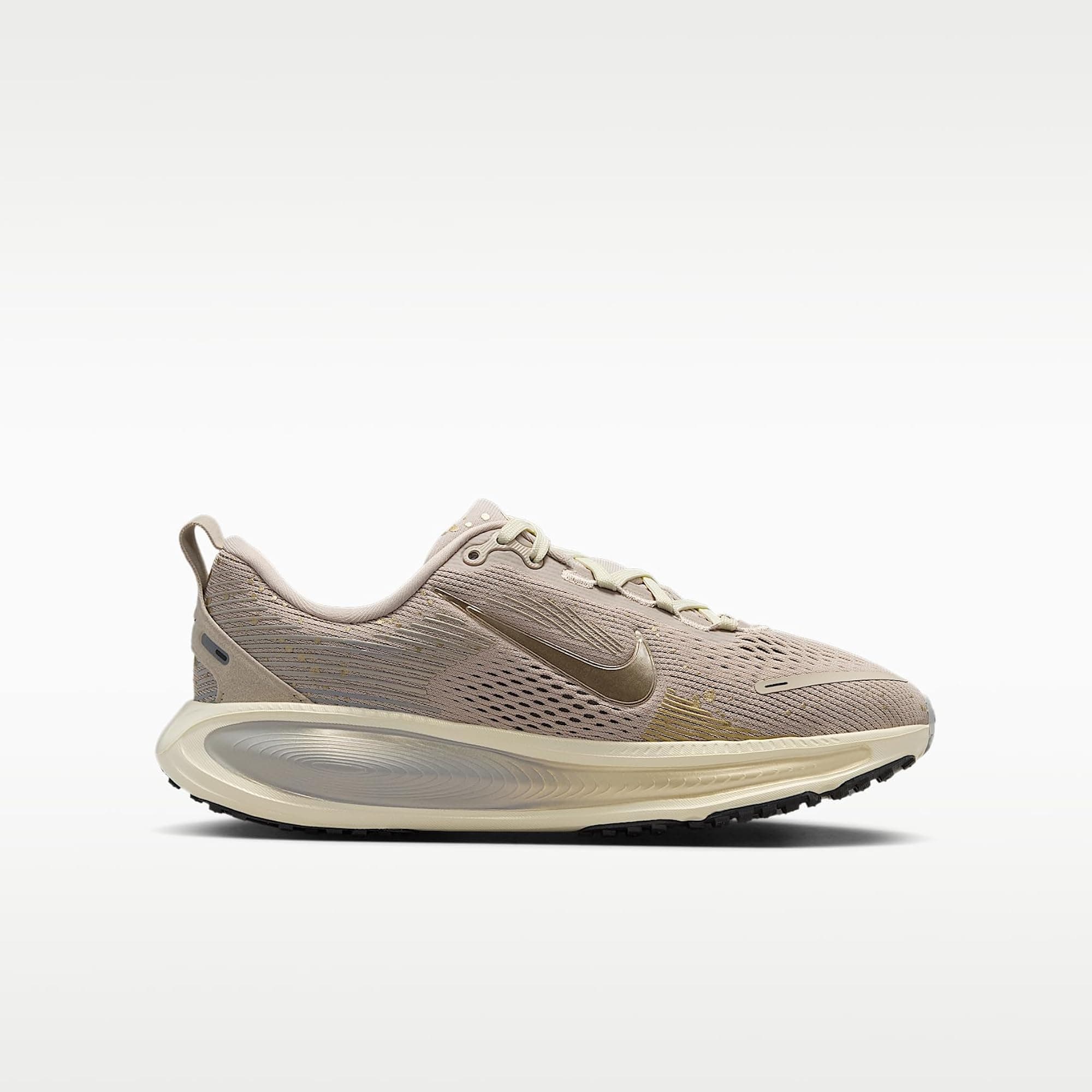 Nike Vomero 18 Big Kids' Road Running Shoes (Cream II/Coconut Milk/Light Smoke G - Thumbnail 3
