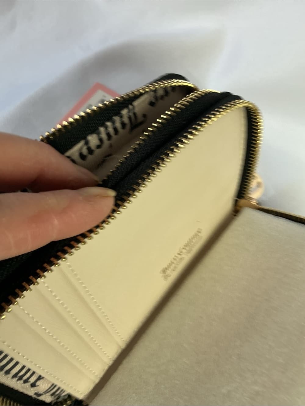 ★ NWT Juicy Couture Double Zip Around Wallet Black Embossed Logo - Thumbnail 6