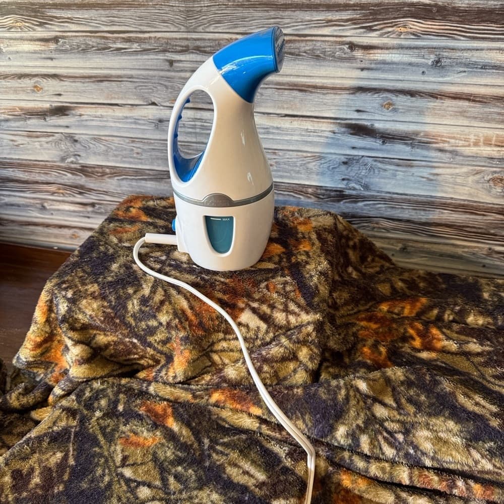 Portable Blue and White Garment Steamer - Thumbnail 3
