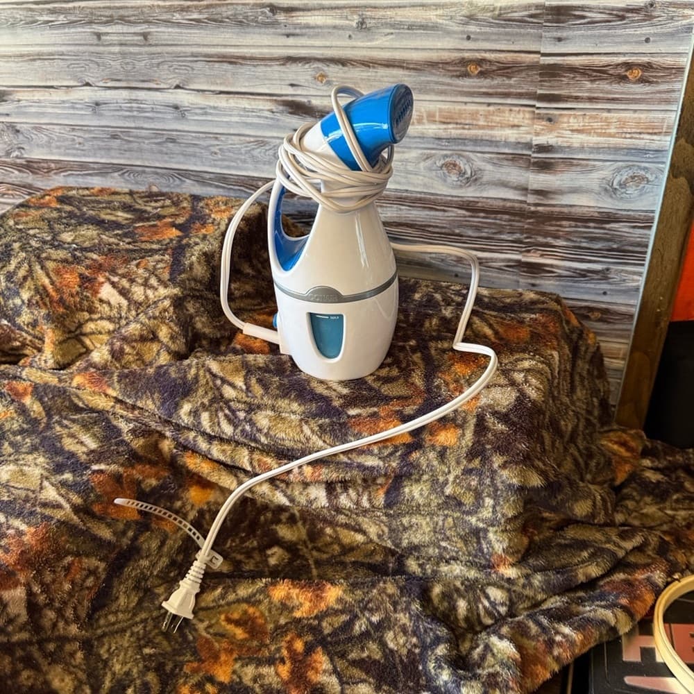 Portable Blue and White Garment Steamer - Thumbnail 8