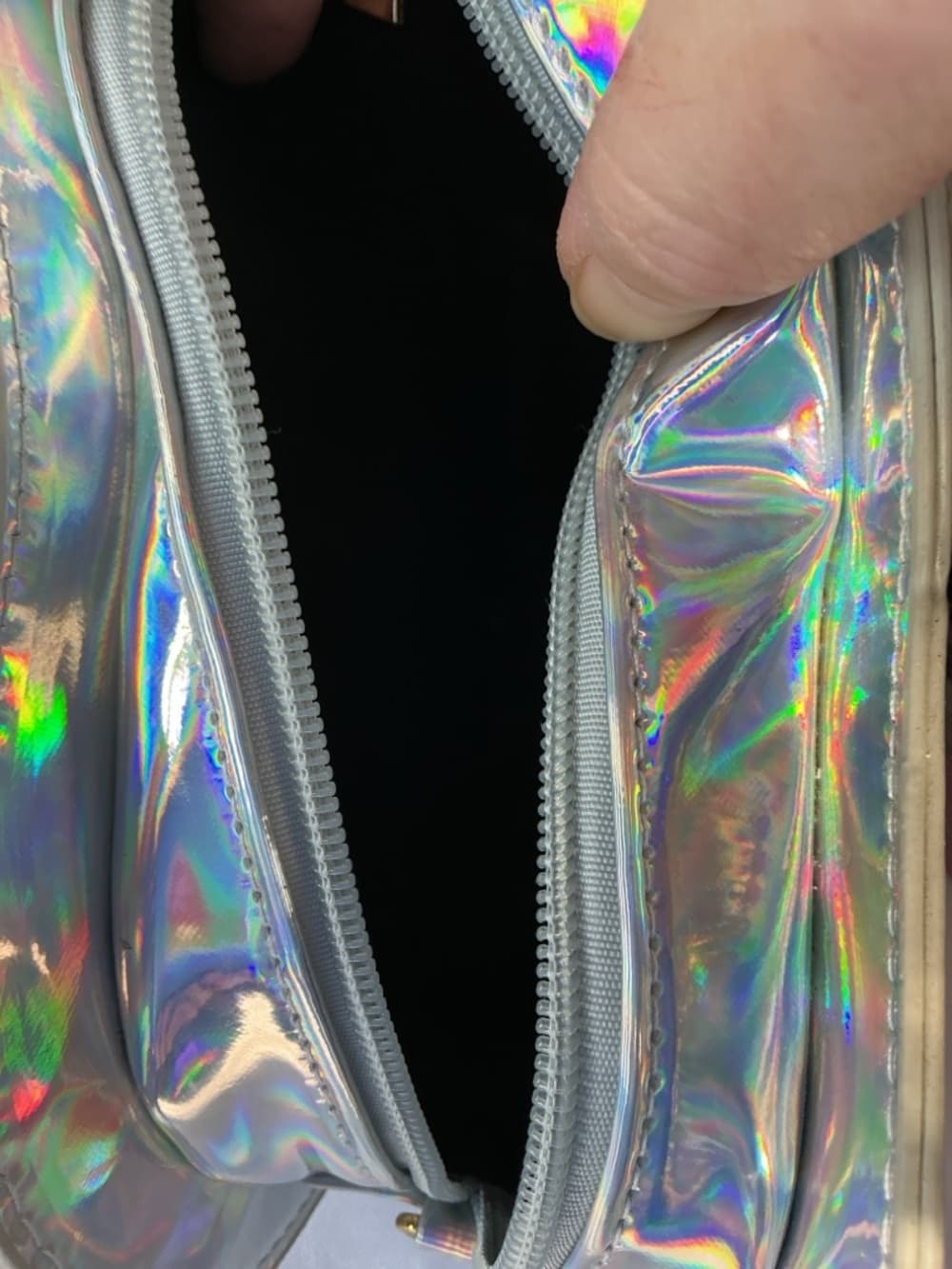 ⭐ Heart Breaker Holographic Heart Crossbody Chain Strap Statement Purse - Thumbnail 4