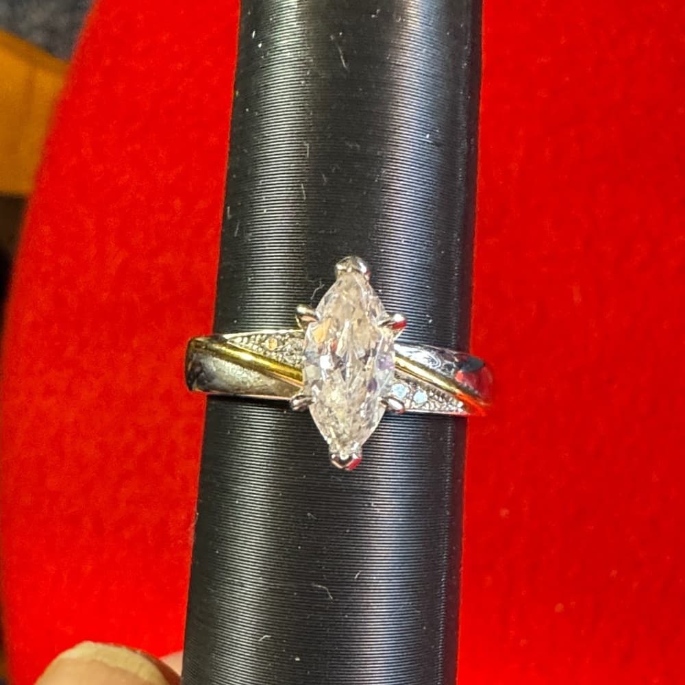 Elegant Silver and Gold Women's Ring
