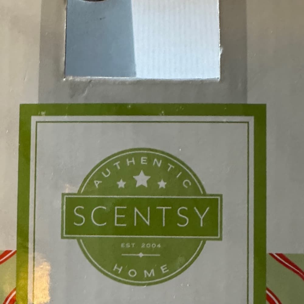 Scentsy Authentic Home Green and Gray Design