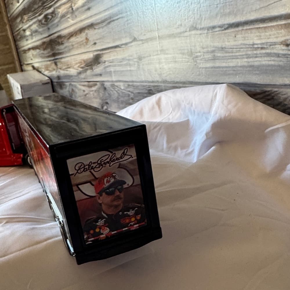 Dale Earnhardt truck and red trailer - Thumbnail 5