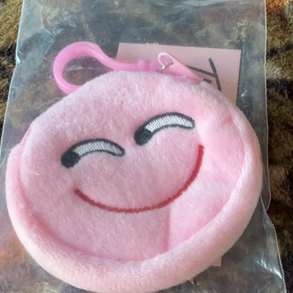 ★ Plush Smiley Face Coin Purse Keychain Cute Emoji Zipper Pouch Charm - Thumbnail 2